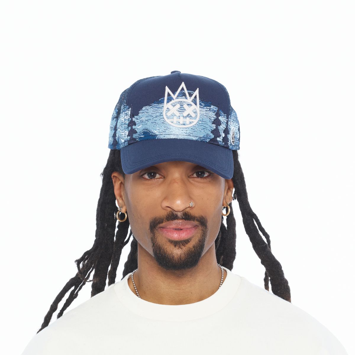 CULT MESH BACK TRUCKER CURVED VISOR " MOUNTAINS" (DARK NAVY)
