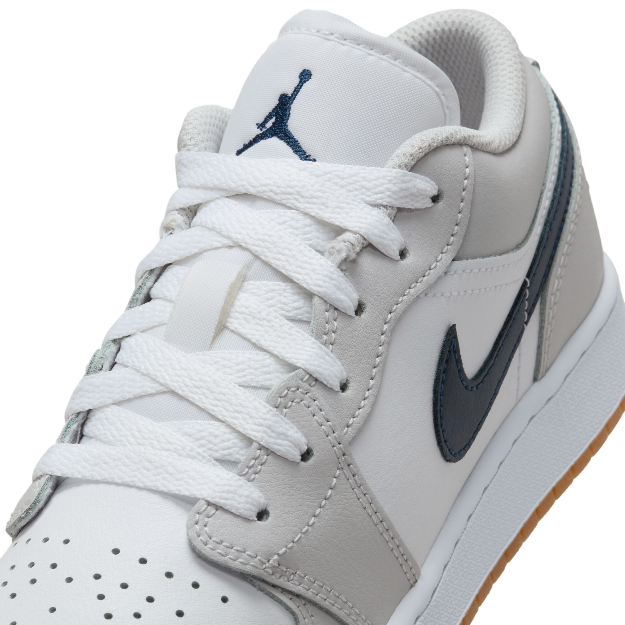 KIDS AIR JORDAN 1 LOW GS (WHITE/MIDNIGHT NAVY/NEUTRAL GREY)