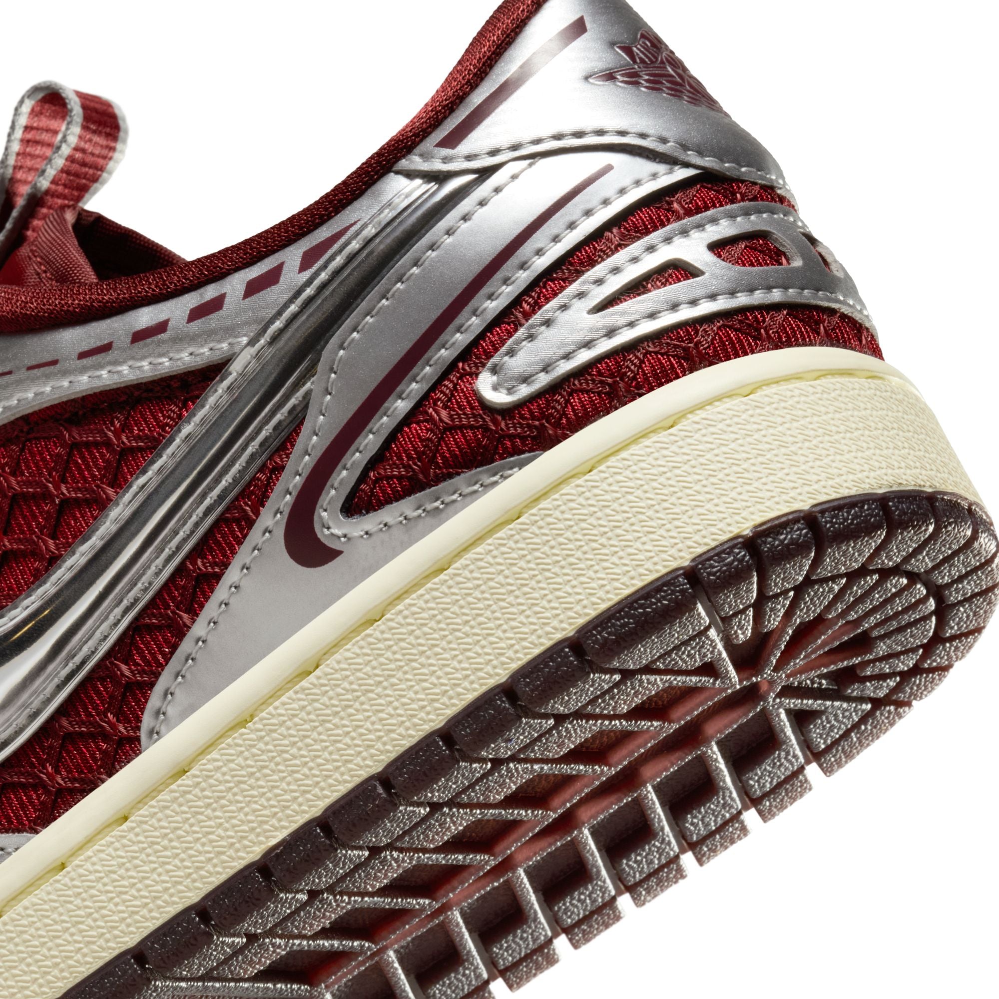 WOMENS AIR JORDAN 1 METHOD OF MAKE LOW V3 (DARK TEAM RED)