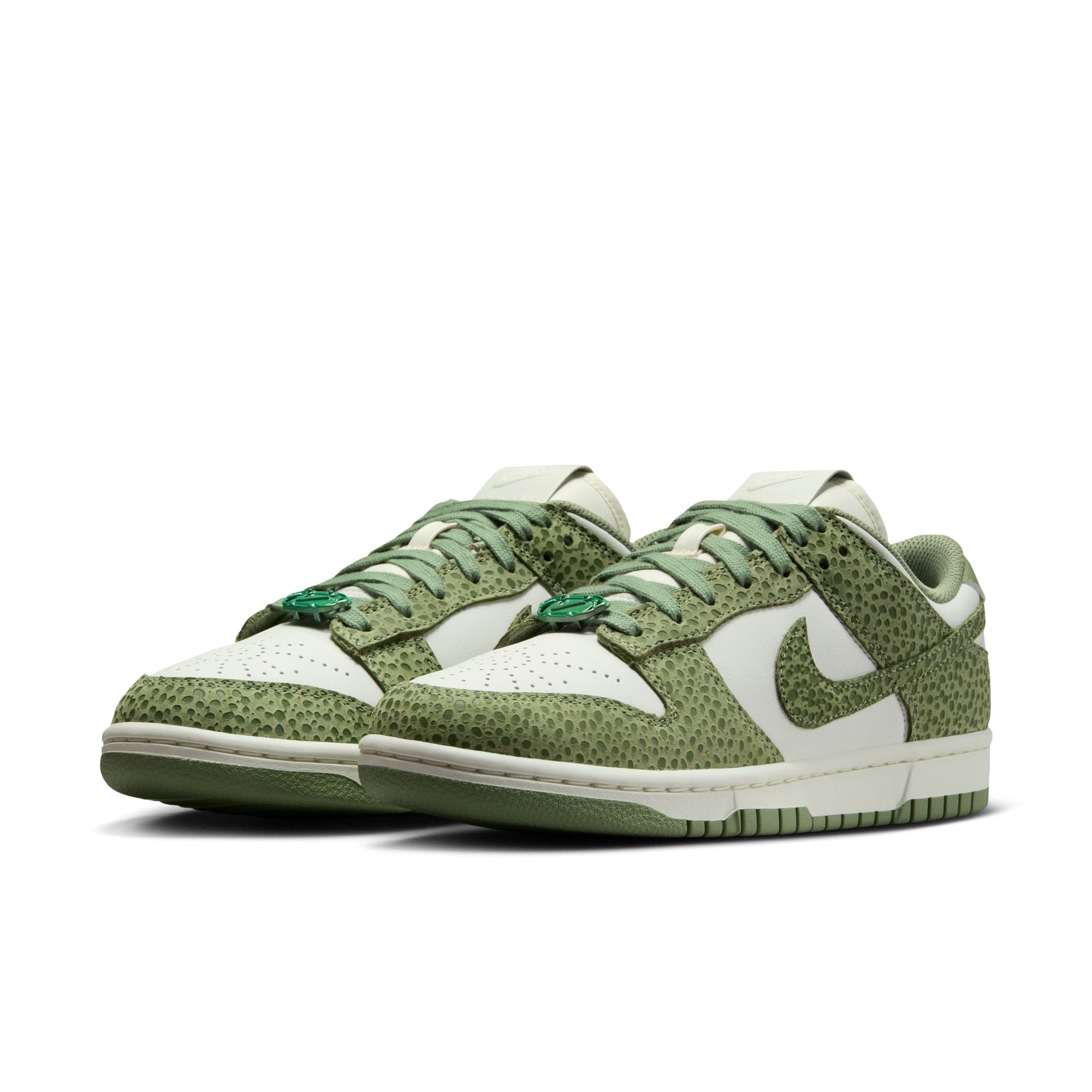WOMENS NIKE DUNK LOW SAFARI (OIL GREEN)