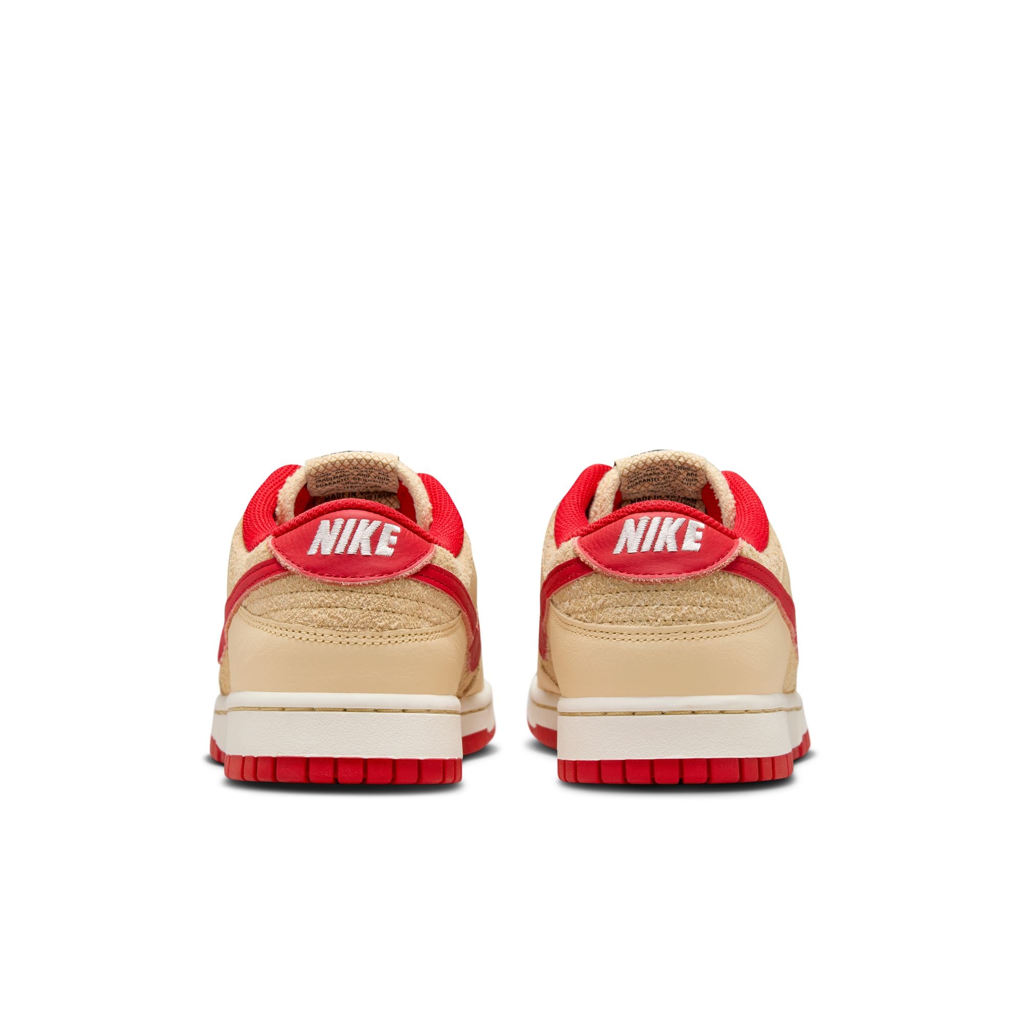 MENS NIKE DUNK LOW RETRO SE (Strawberry Waffle)