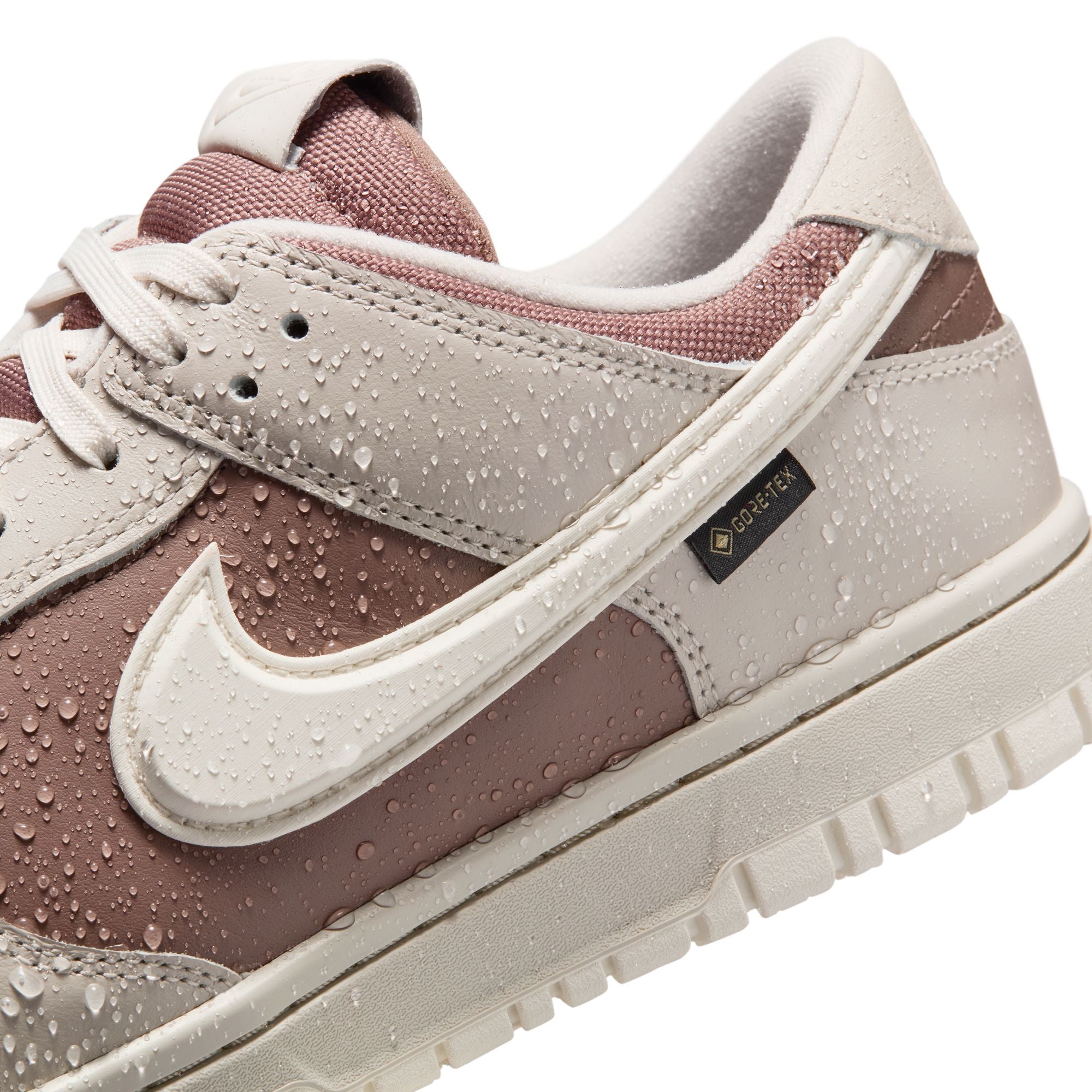 MENS NIKE DUNK LOW GORE-TEX (LIGHT BONE)