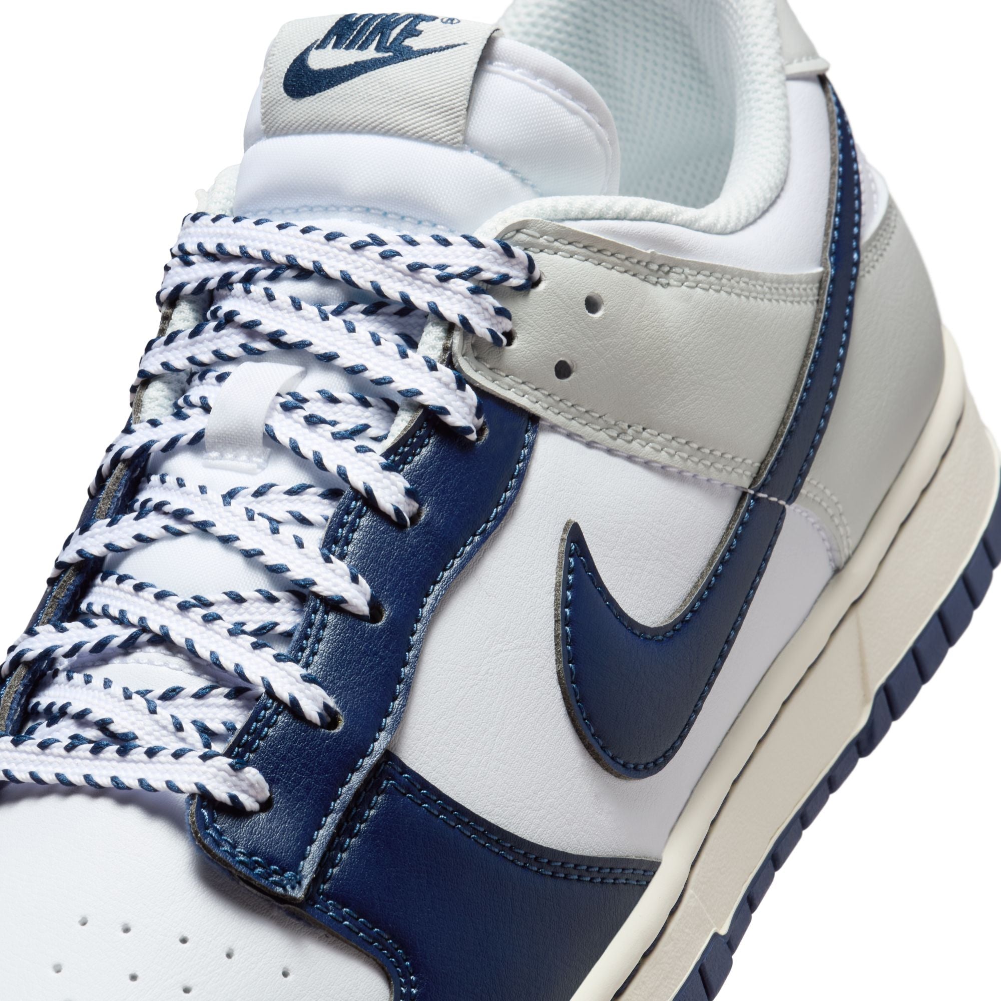 MENS NIKE DUNK LOW RETRO (WHITE/MIDNIGHT NAVY/PHOTON DUST)