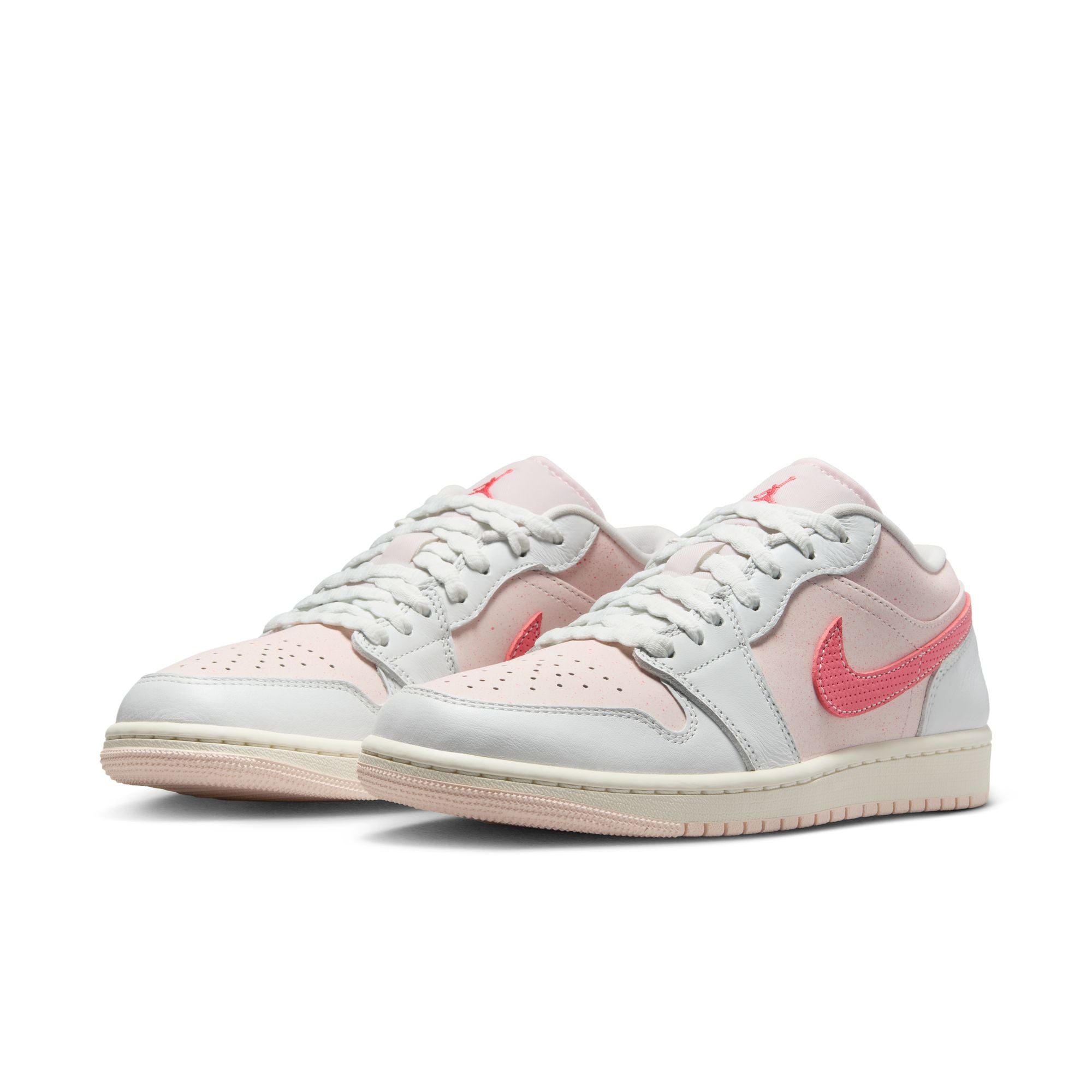 WOMENS AIR JORDAN 1 LOW SE (STRAWBERRY MILKSHAKE)