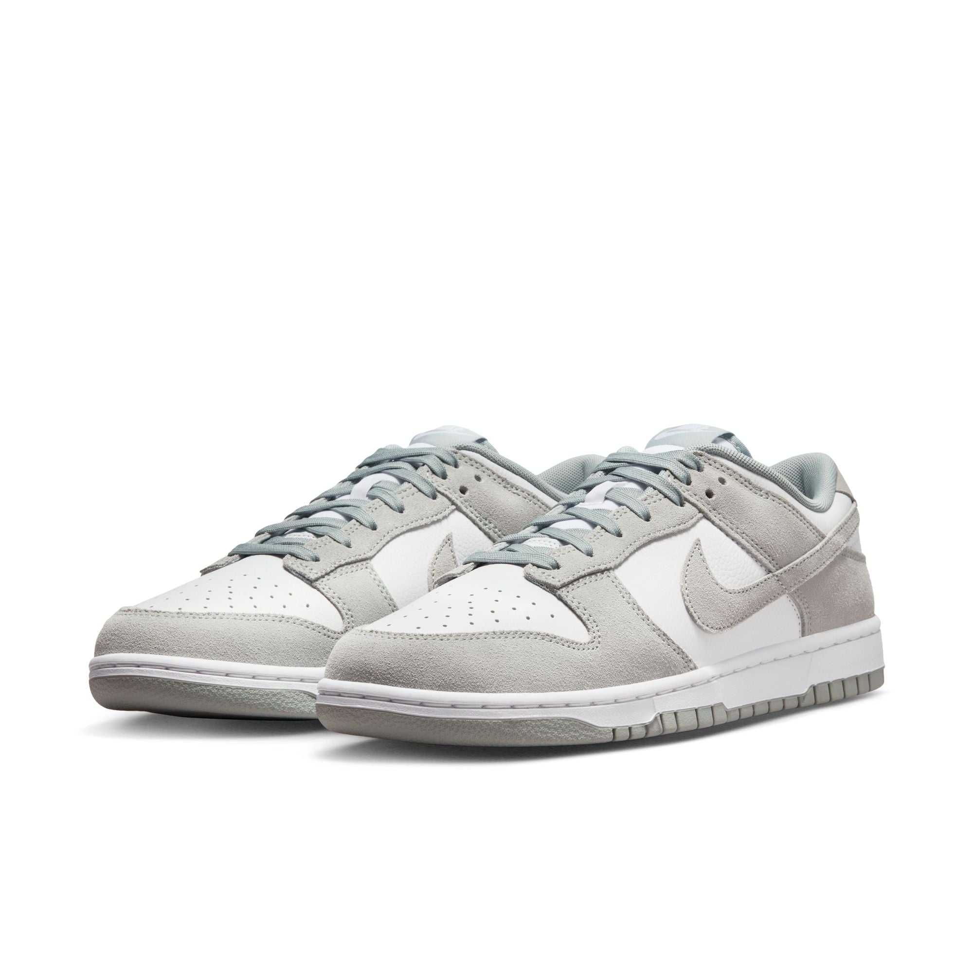 MENS NIKE DUNK LOW RETRO SE (WHITE/LIGHT PUMICE)
