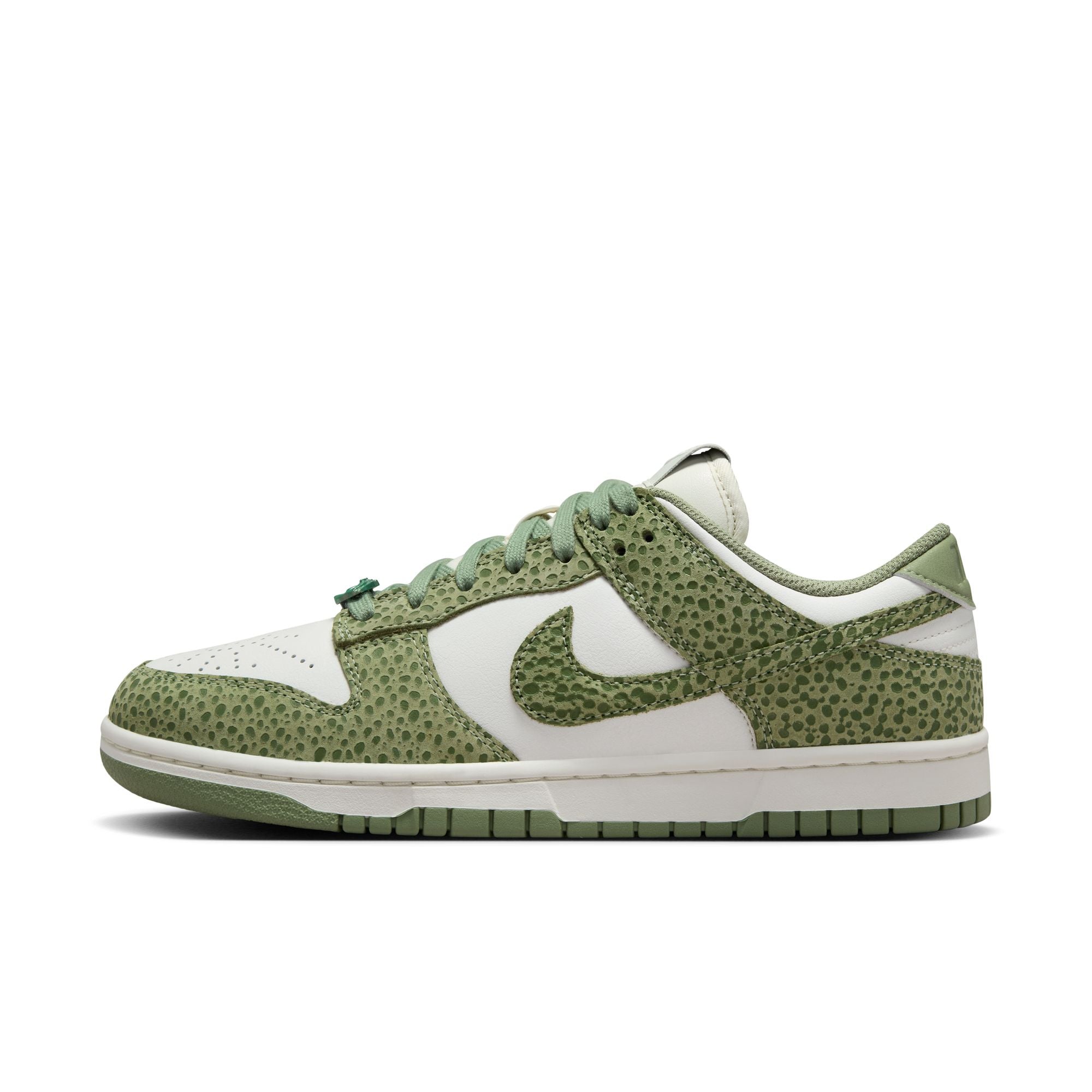 WOMENS NIKE DUNK LOW SAFARI (OIL GREEN)