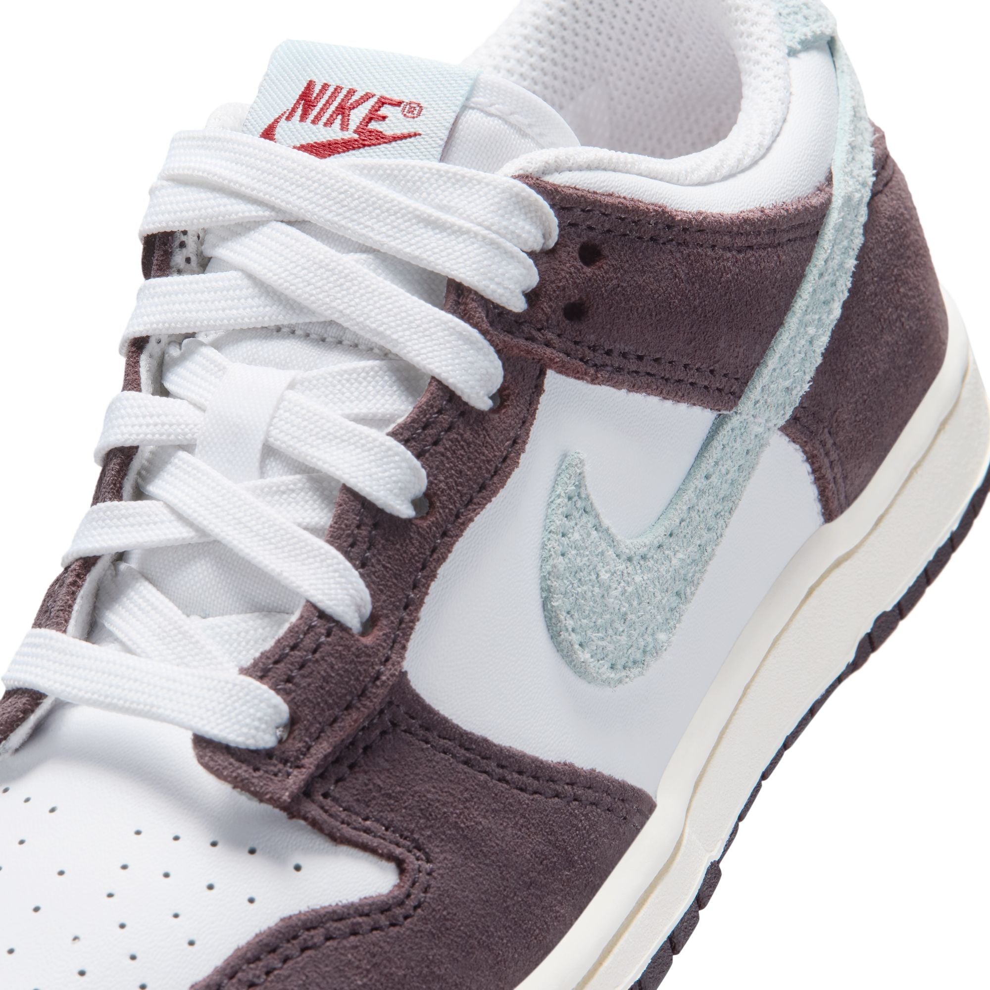 KIDS NIKE DUNK LOW SE PS (WHITE/GLACIER BLUE/BURGUNDY ASH)