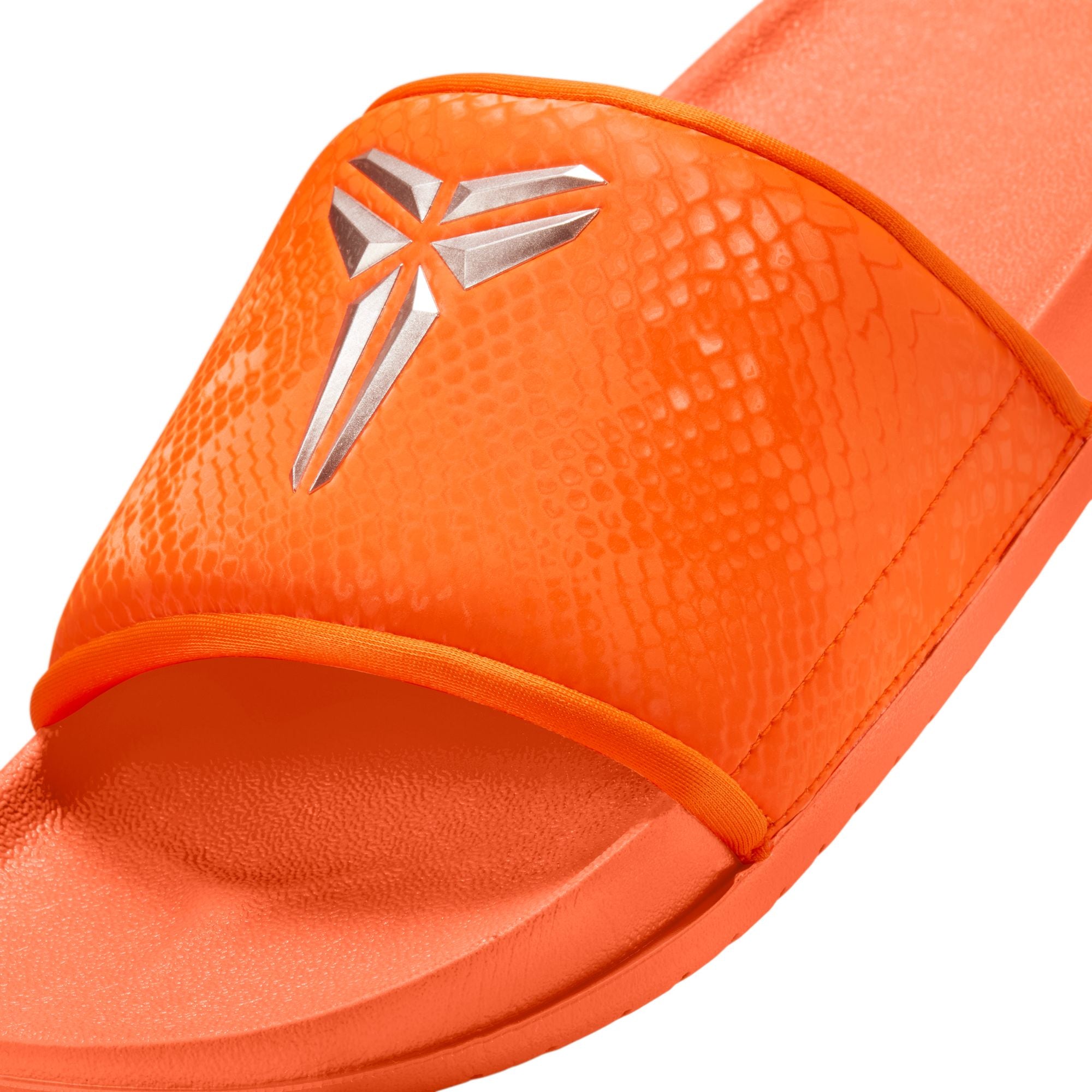 MENS NIKE KOBE OFFCOURT SLIDE (SAFETY ORANGE/METALLIC SILVER)