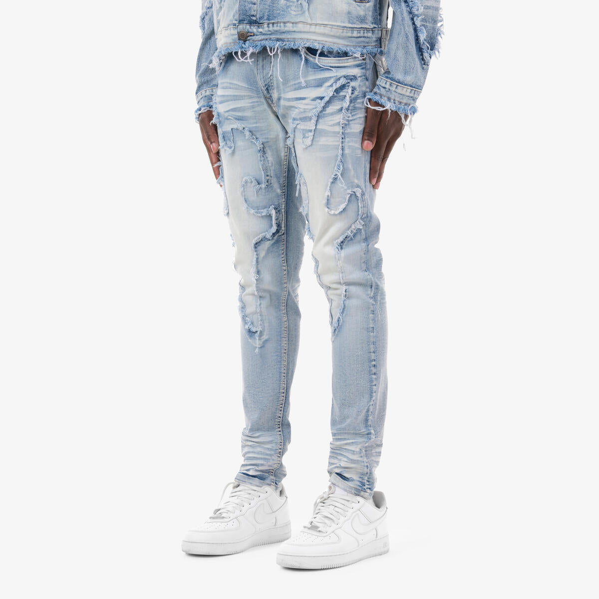 MENS COPPER RIVET EDGE FRAY EMBROIDERY JEAN (LIGHT SAND BLUE)