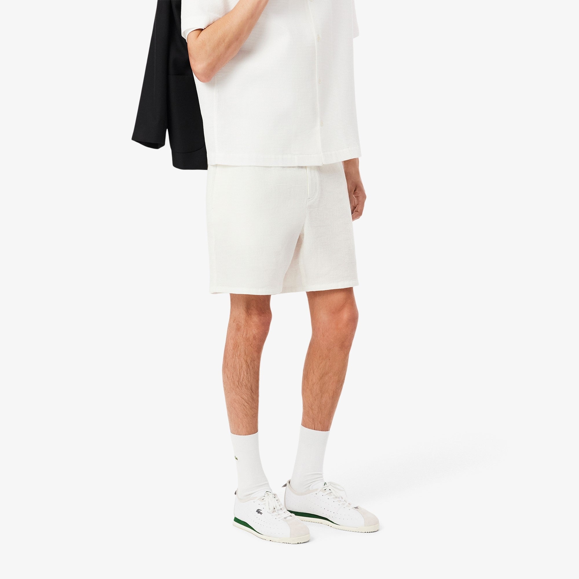 MENS LACOSTE LIGHTWEIGHT TEXTURED SHORT (WHITE)