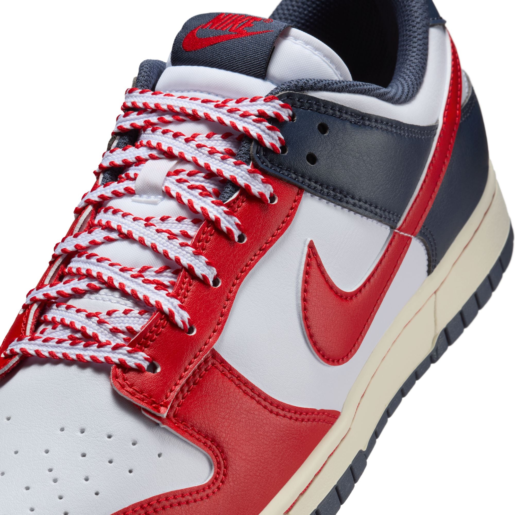 MENS NIKE DUNK LOW RETRO (WHITE/UNIVERSITY RED/THUNDER BLUE)