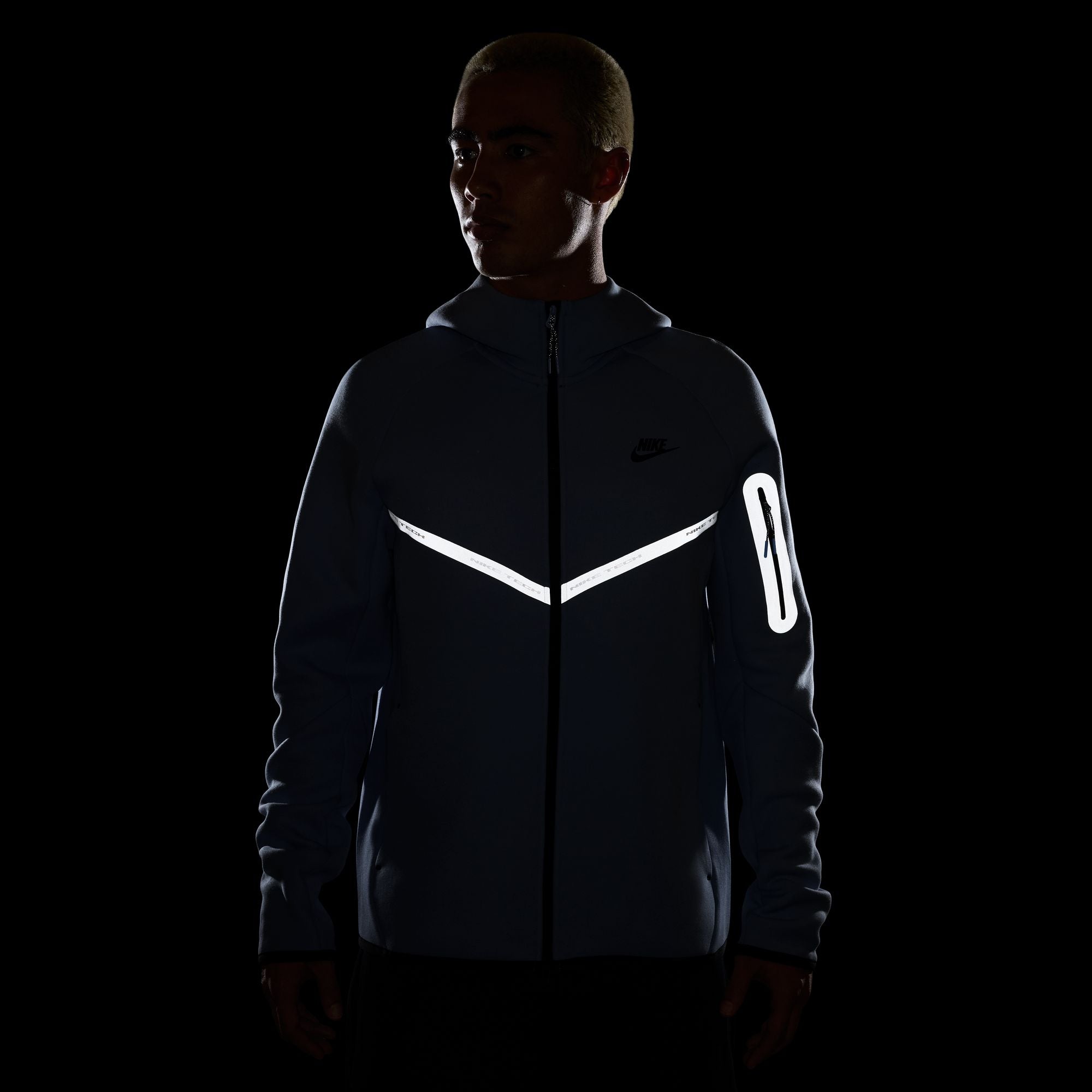MENS NIKE TECH FLEECE FULL-ZIP WINDRUNNER WARMUP WITH REFLECTIVE ACCENTS (ALUMINUM/BLACK)