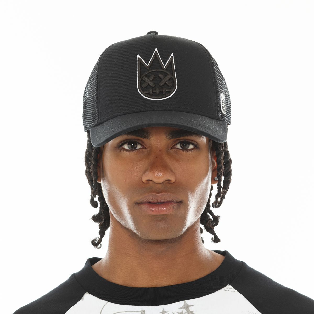 CULT LOGO MESH BACK TRUCKER HAT (BLACK)