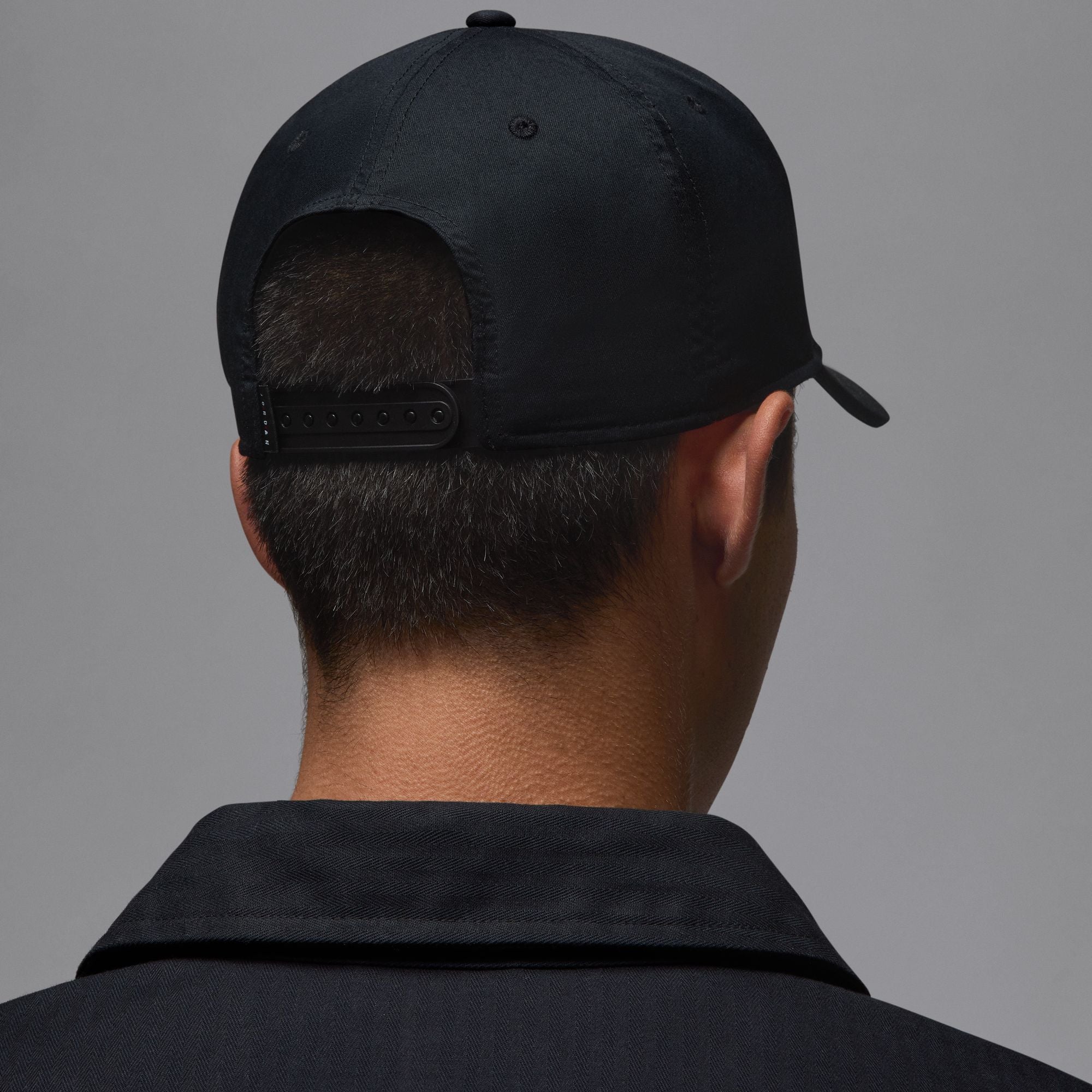 JORDAN RISE CURVED-BILL CAP SPORT (BLACK/WHITE)