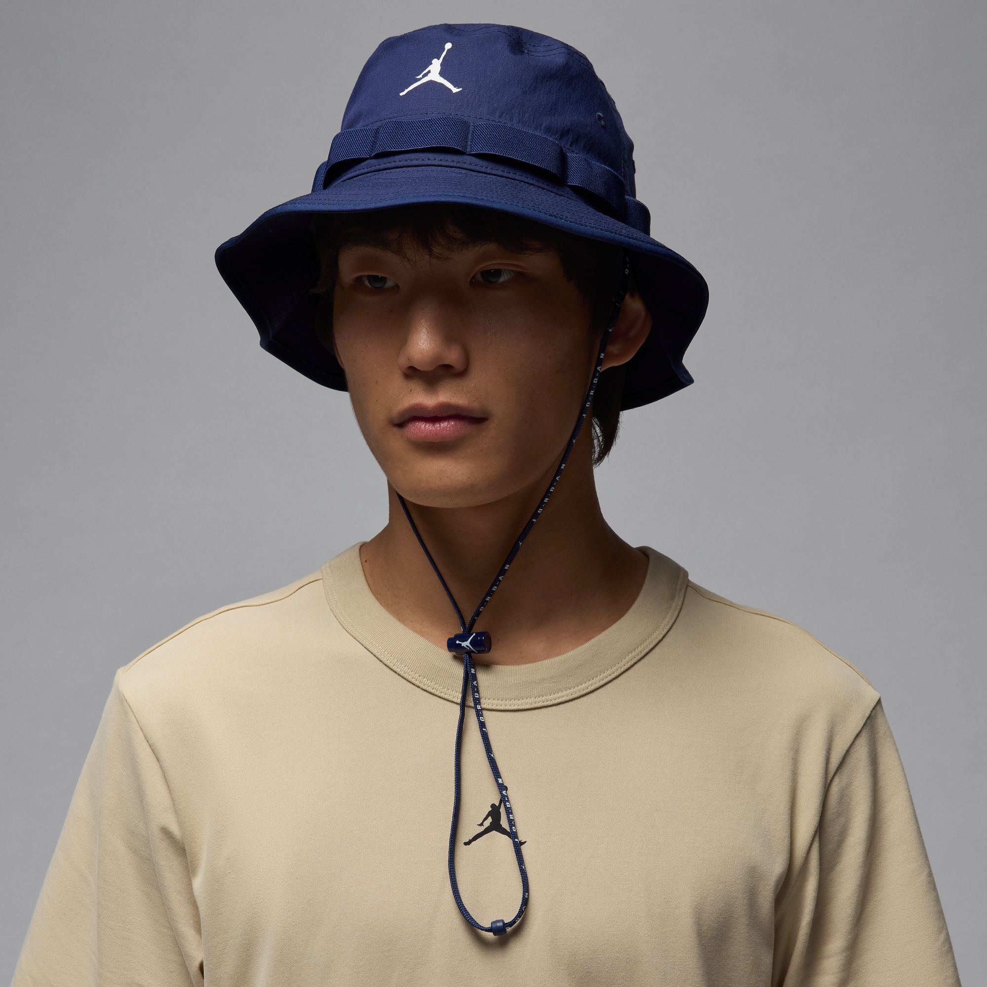 JORDAN APEX BUCKET HAT (MIDNIGHT NAVY/WHITE)