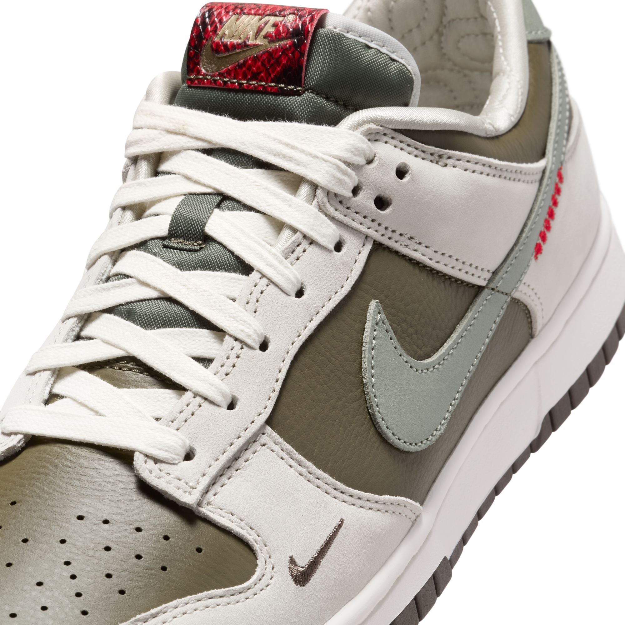 MENS NIKE DUNK LOW RETRO (YEAR OF THE SNAKE)