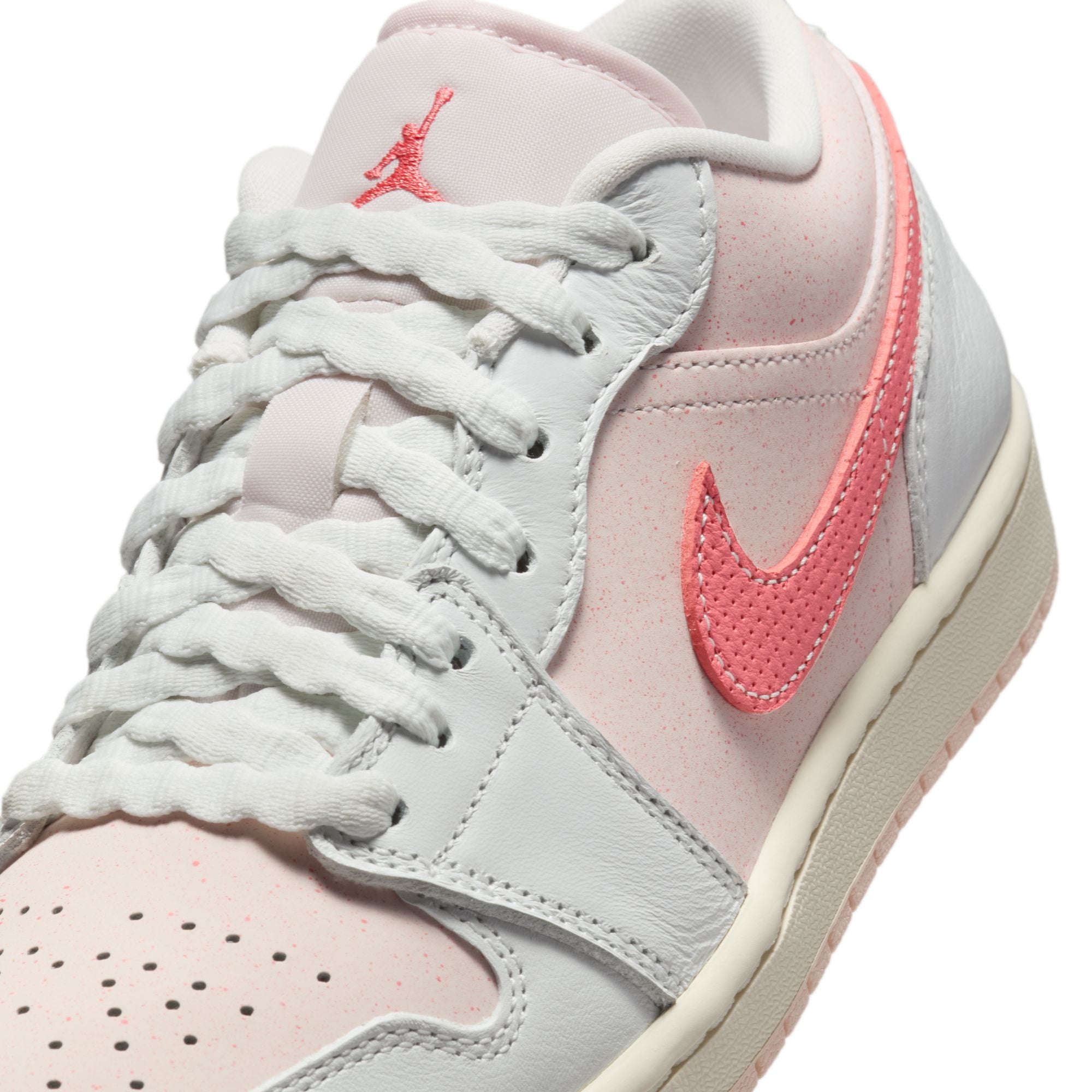 WOMENS AIR JORDAN 1 LOW SE (STRAWBERRY MILKSHAKE)