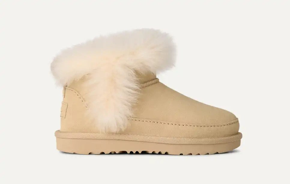 KIDS' UGGS CLASSIC ULTRA MINI CHALET (SANDCASTLE)