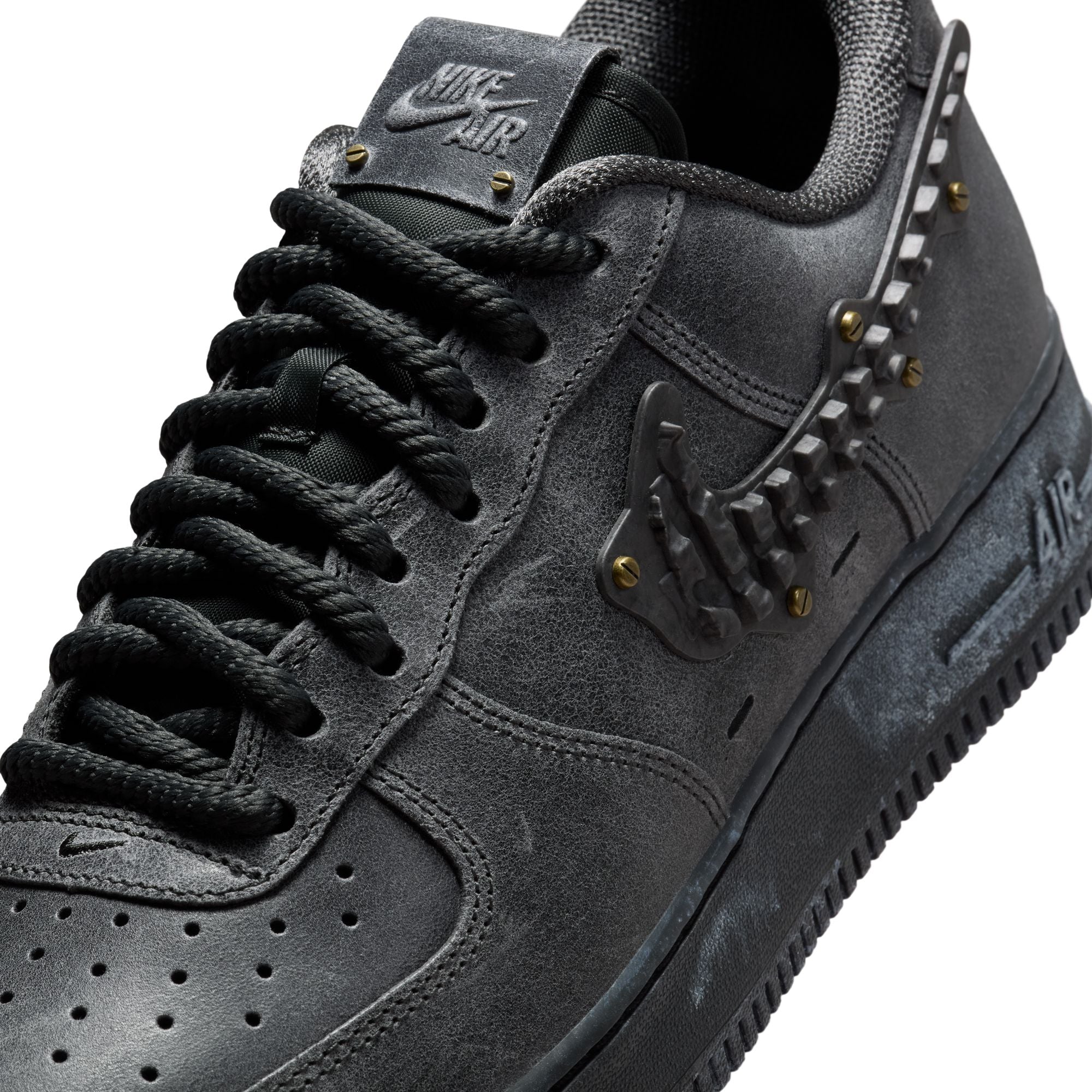 MENS NIKE AIR FORCE 1 '07 LV8 (METALWORK)