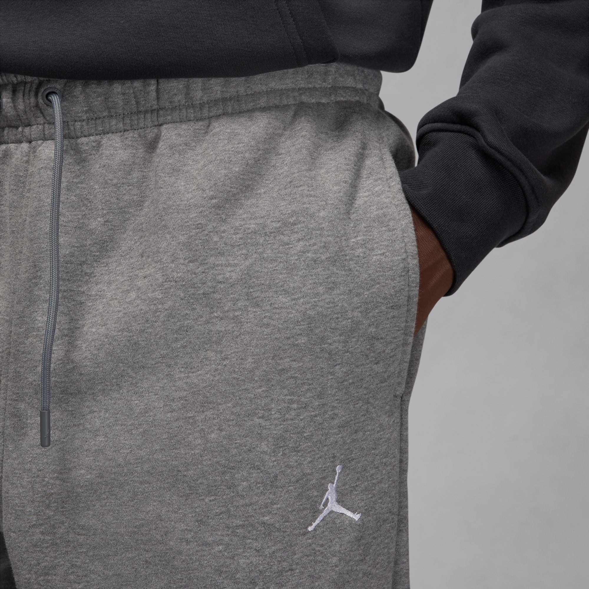 MENS JORDAN BROOKLYN FLEECE PANT (CARBON HEATHER/WHITE)