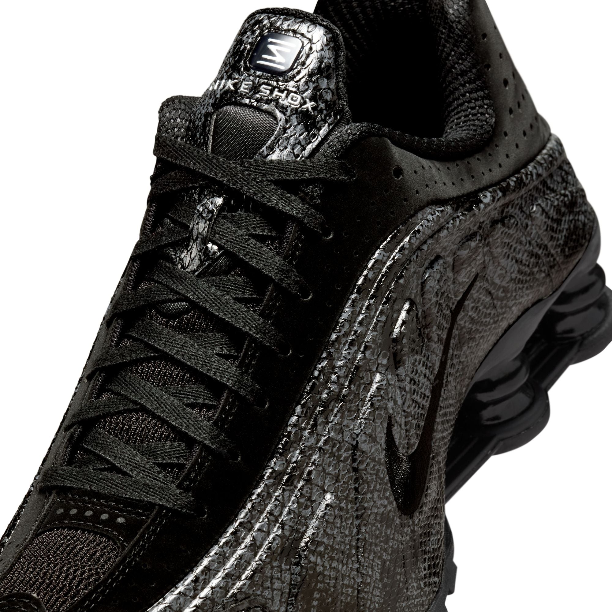WOMENS NIKE SHOX R4 (BLACK SNAKESKIN)