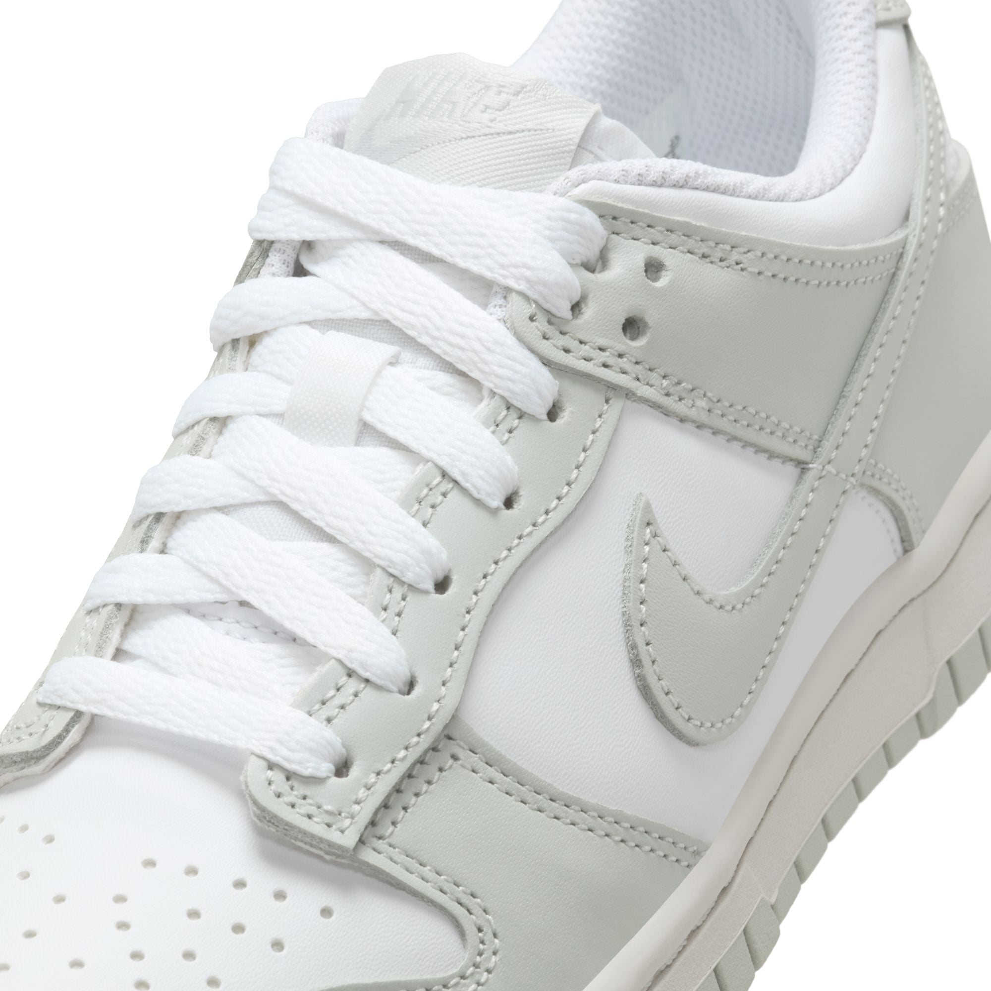 KIDS NIKE DUNK LOW GS (WHITE/LIGHT SILVER/PHOTON DUST)