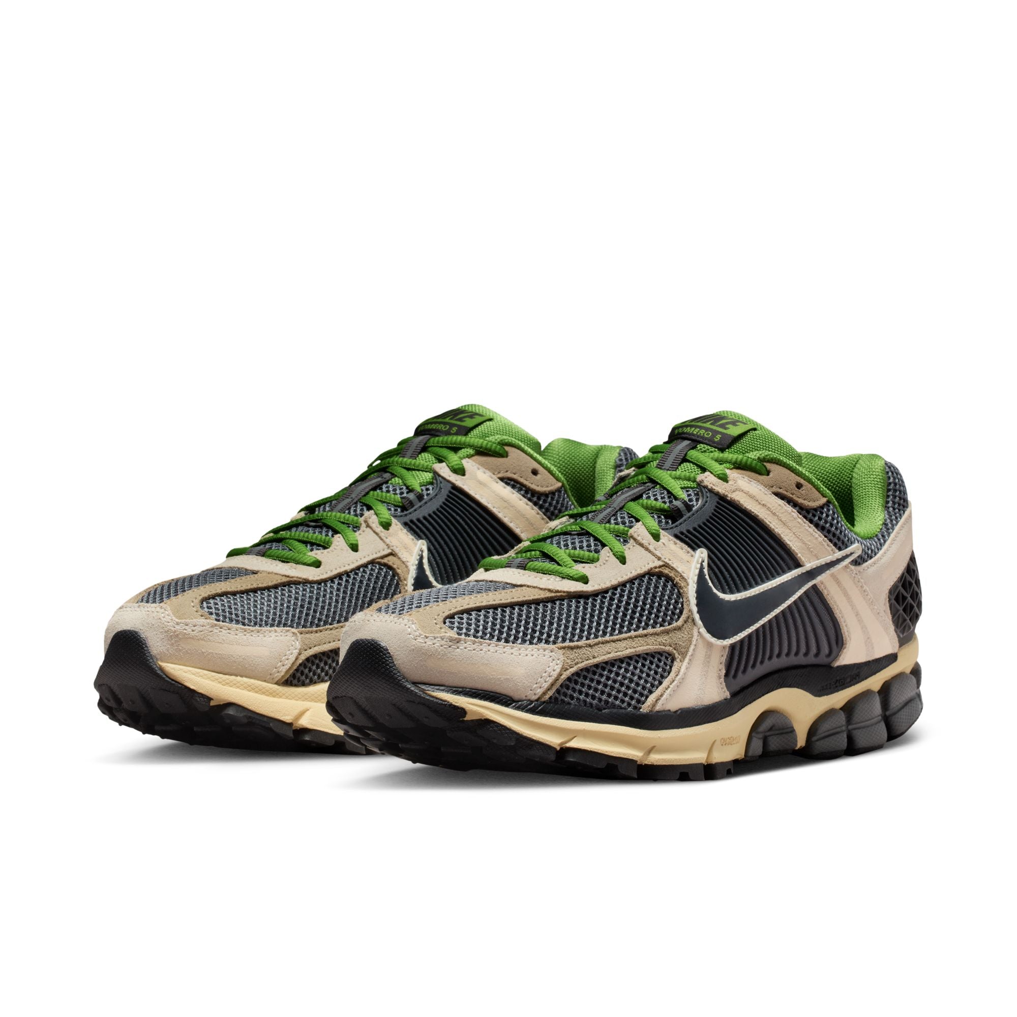 MENS NIKE ZOOM VOMERO 5 (PALE IVORY/OFF NOIR/SMOKE GREY)