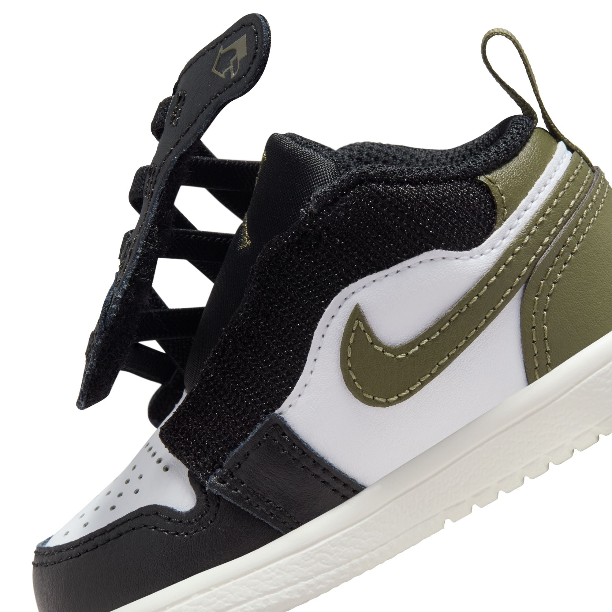 KIDS JORDAN 1 LOW ALT TD (BLACK/WHITE/MEDIUM OLIVE/SAIL)