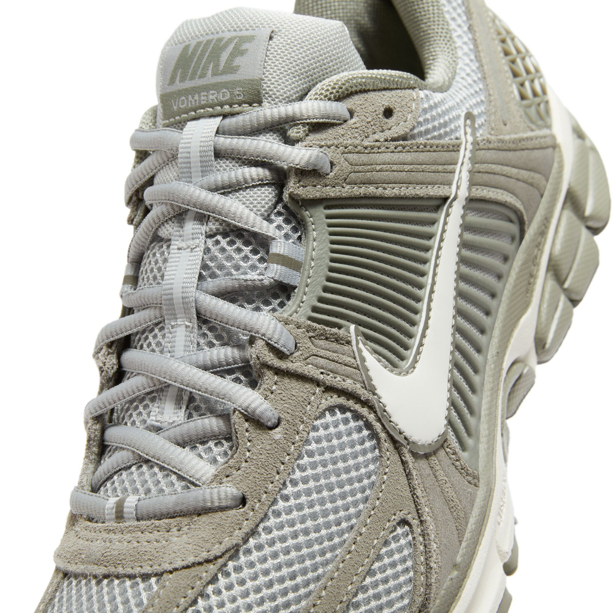 MENS NIKE ZOOM VOMERO 5 (DARK STUCCO/PHANTOM/LT SMOKE GREY)