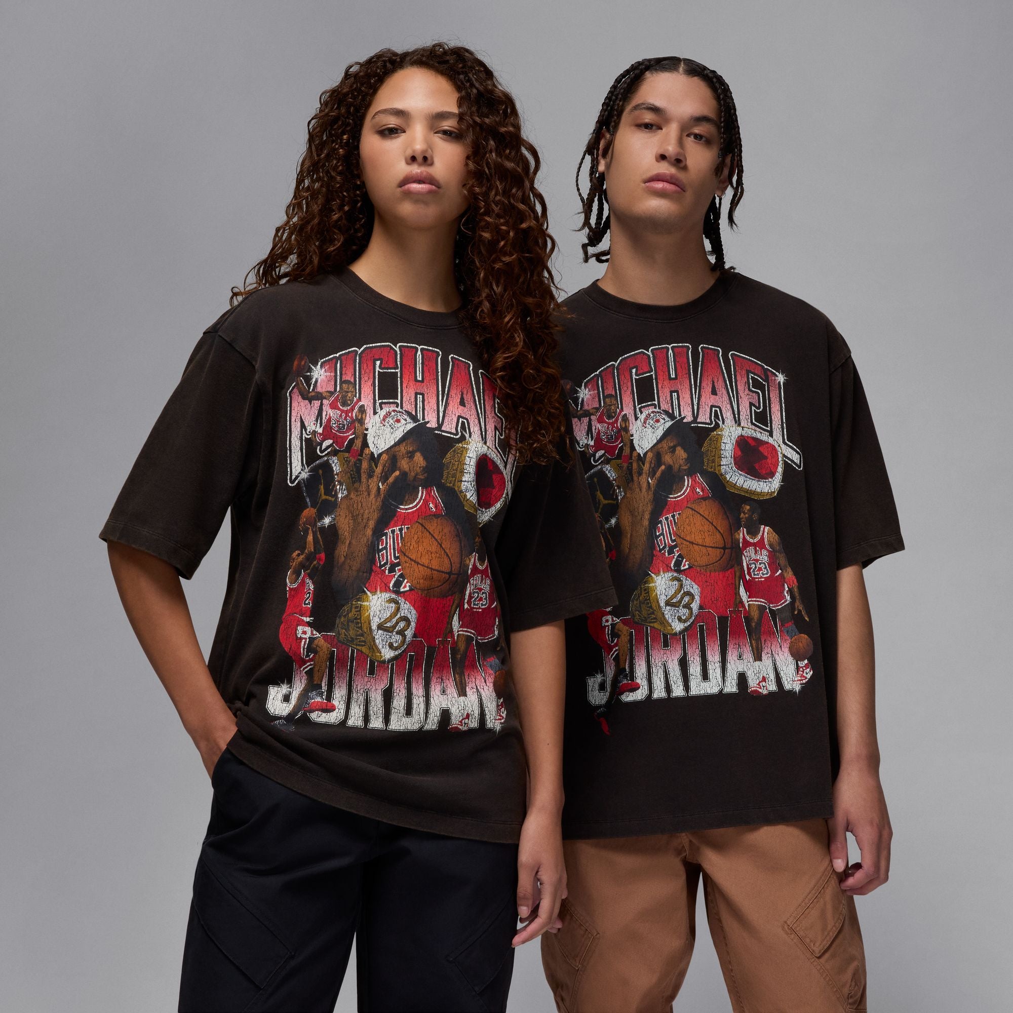 MENS JORDAN OVERSIZED PHOTO T-SHIRT (BLACK/VARSITY RED)