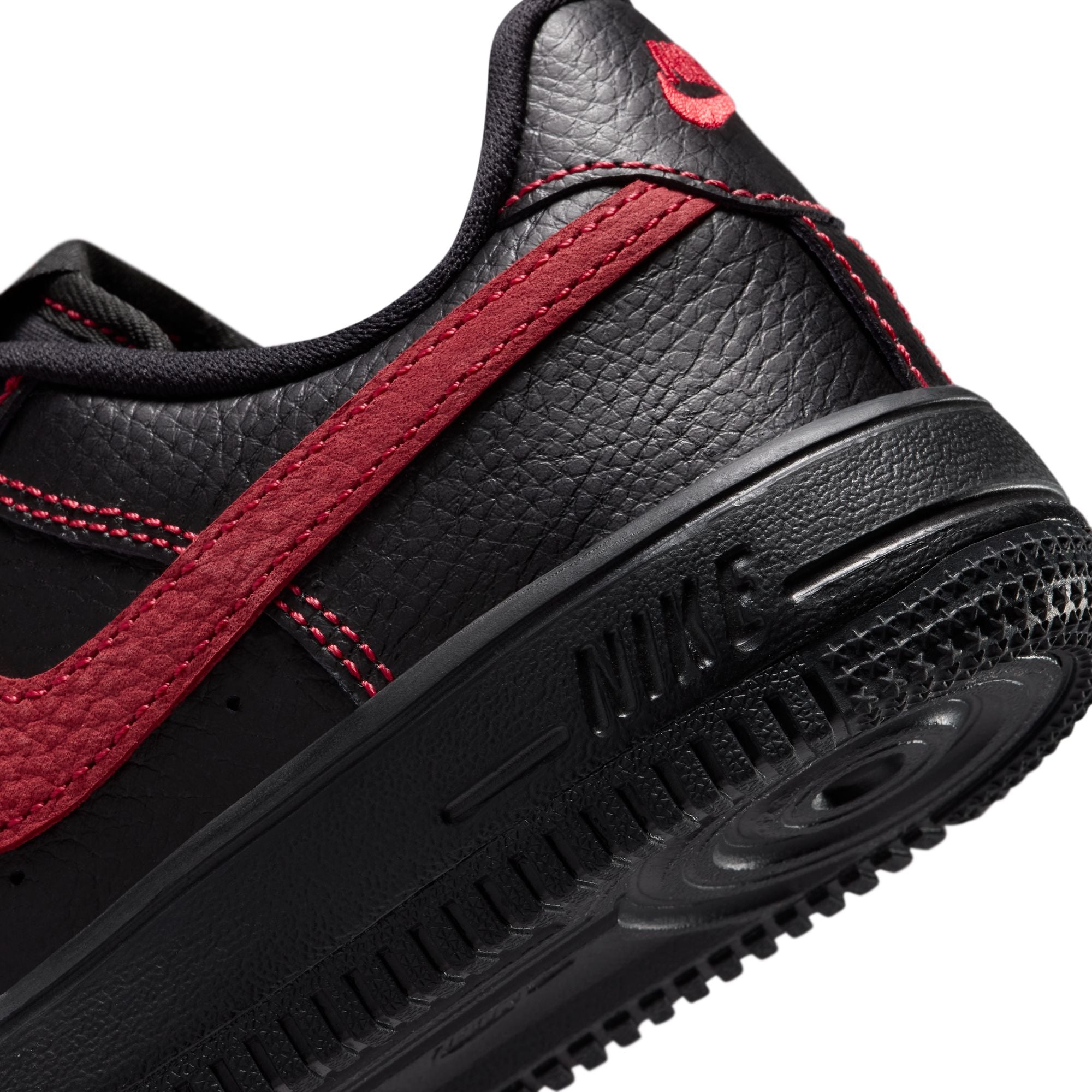 KIDS NIKE FORCE 1 LOW LV8 3 LACE PS (BLACK/UNIVERSITY RED)