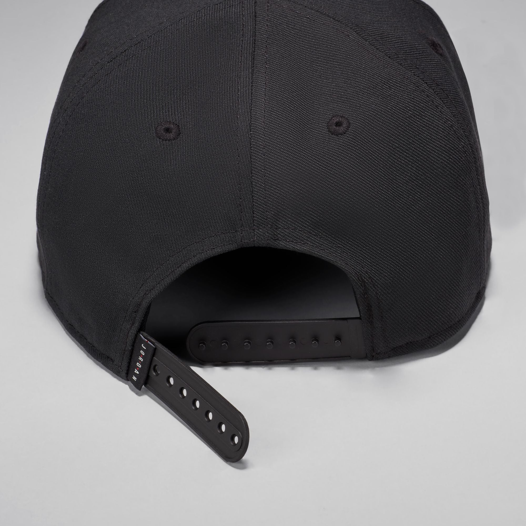 JORDAN JUMPMAN PRO SNAPBACK (BLACK/ANTHRACITE/WHITE)