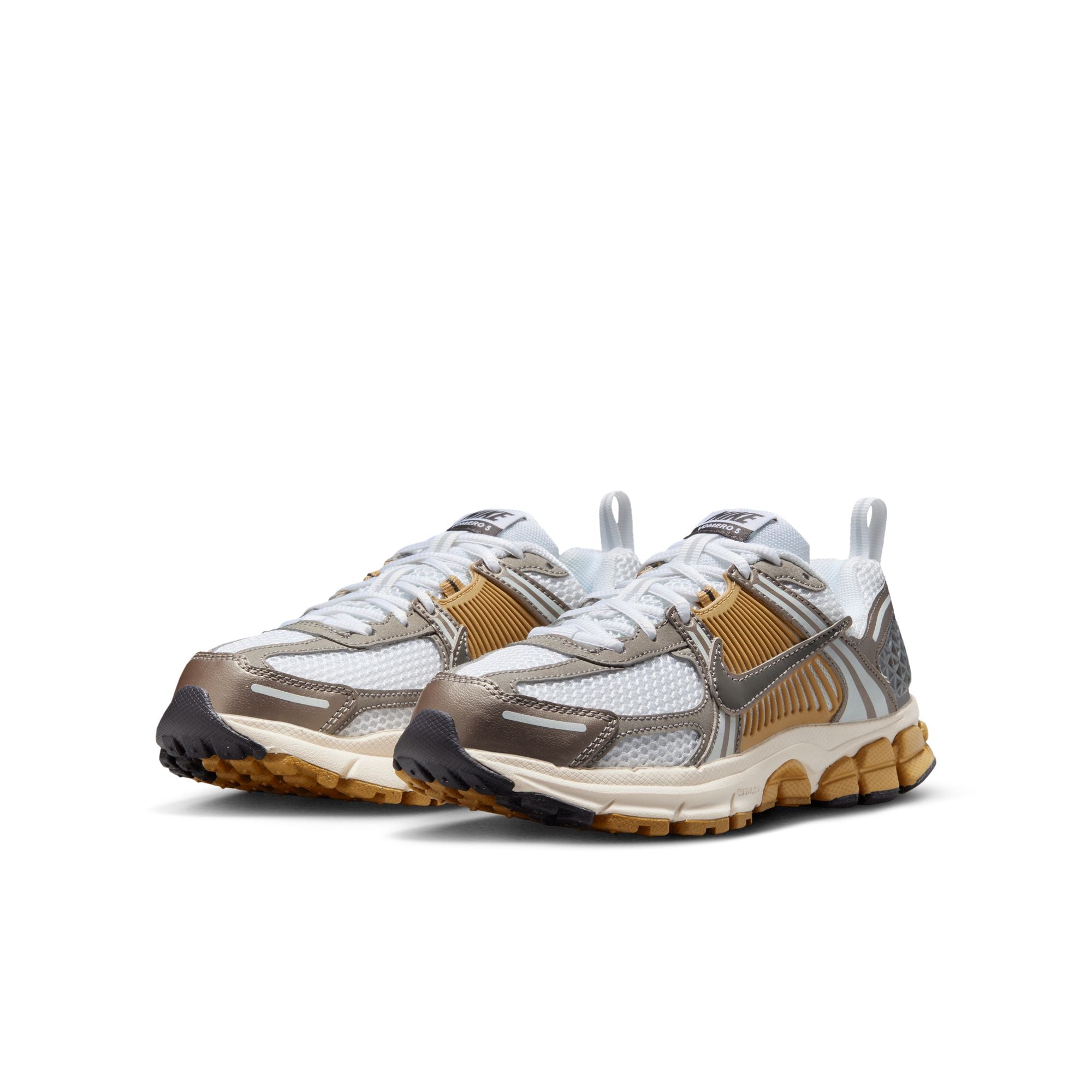 KIDS NIKE VOMERO 5 GS (MTLC PEWTER/MEDIUM ASH/PARACHUTE BEIGE)