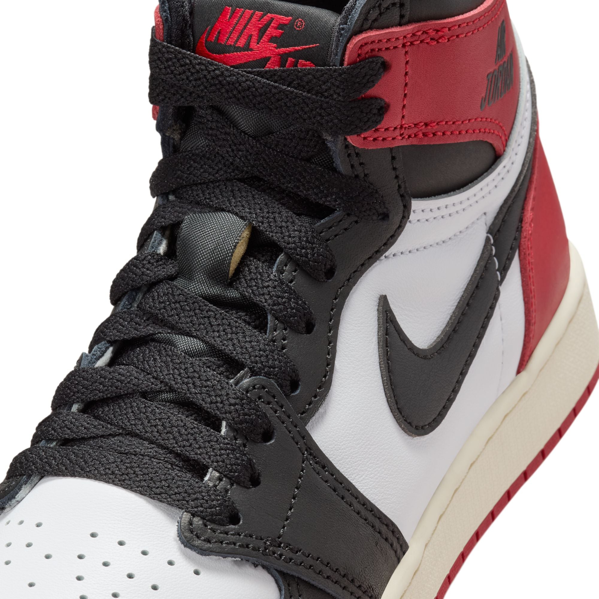 KIDS AIR JORDAN 1 RETRO HIGH OG GS (BLACK TOE REIMAGINED)