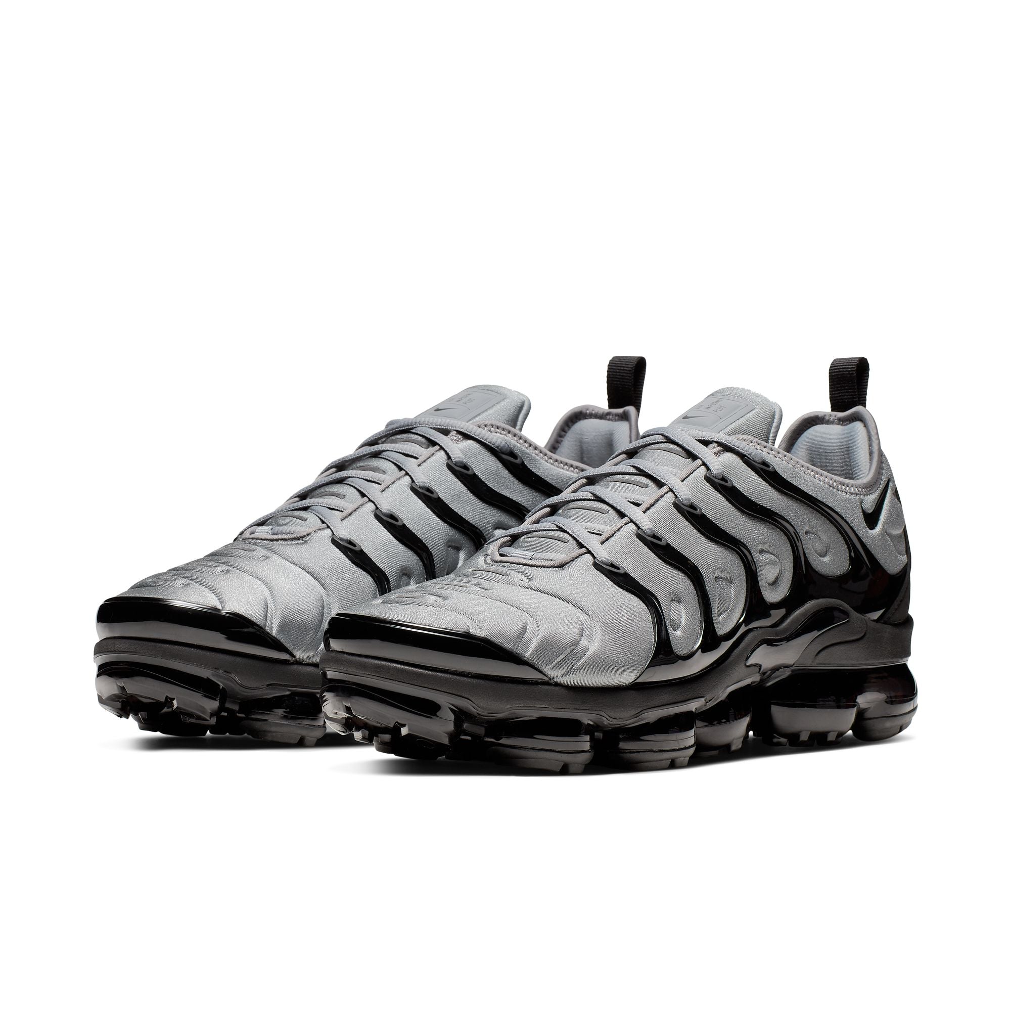 Cool grey nike air vapormax plus hotsell