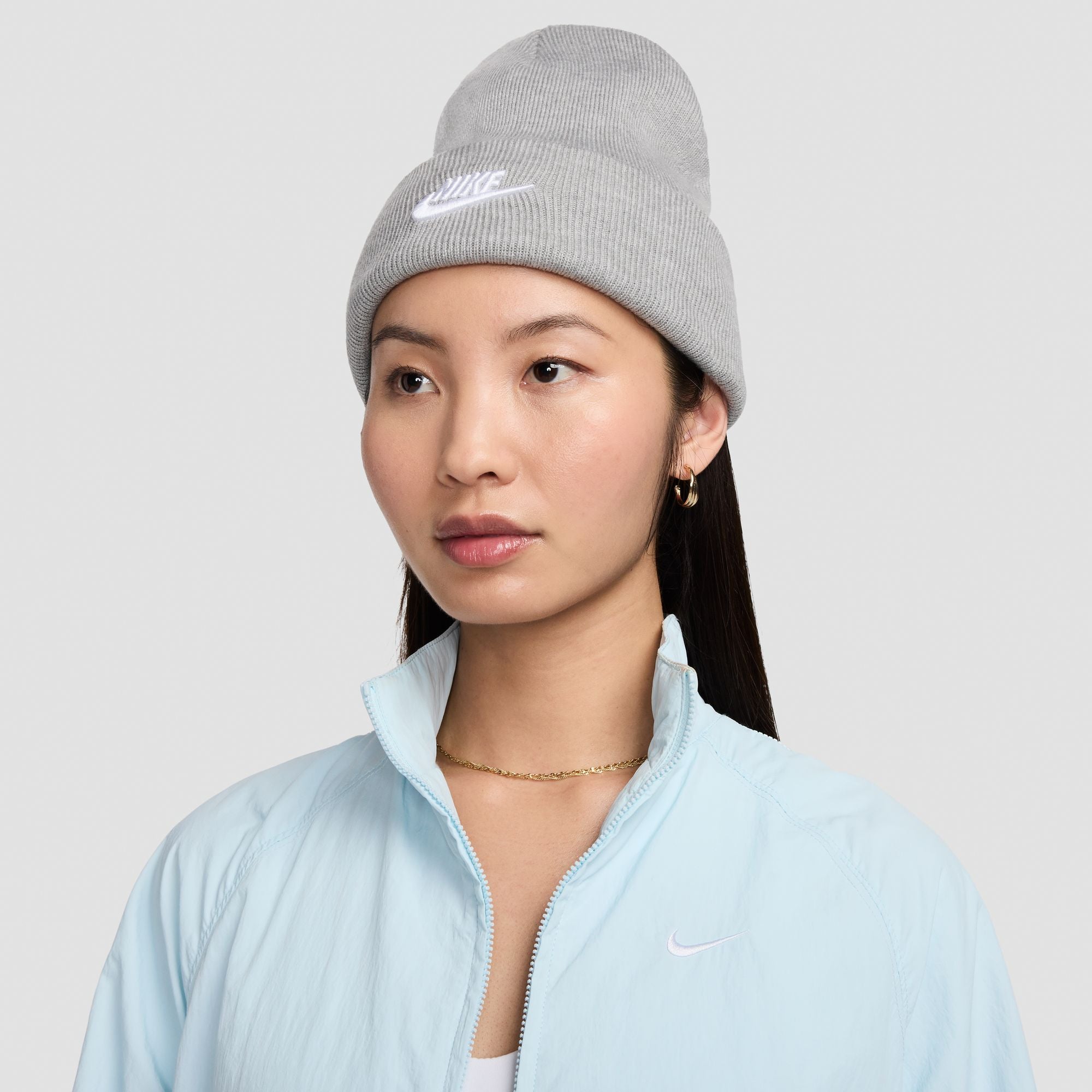 UNISEX NIKE PEAK BEANIE (DK GREY HEATHER/WHITE)