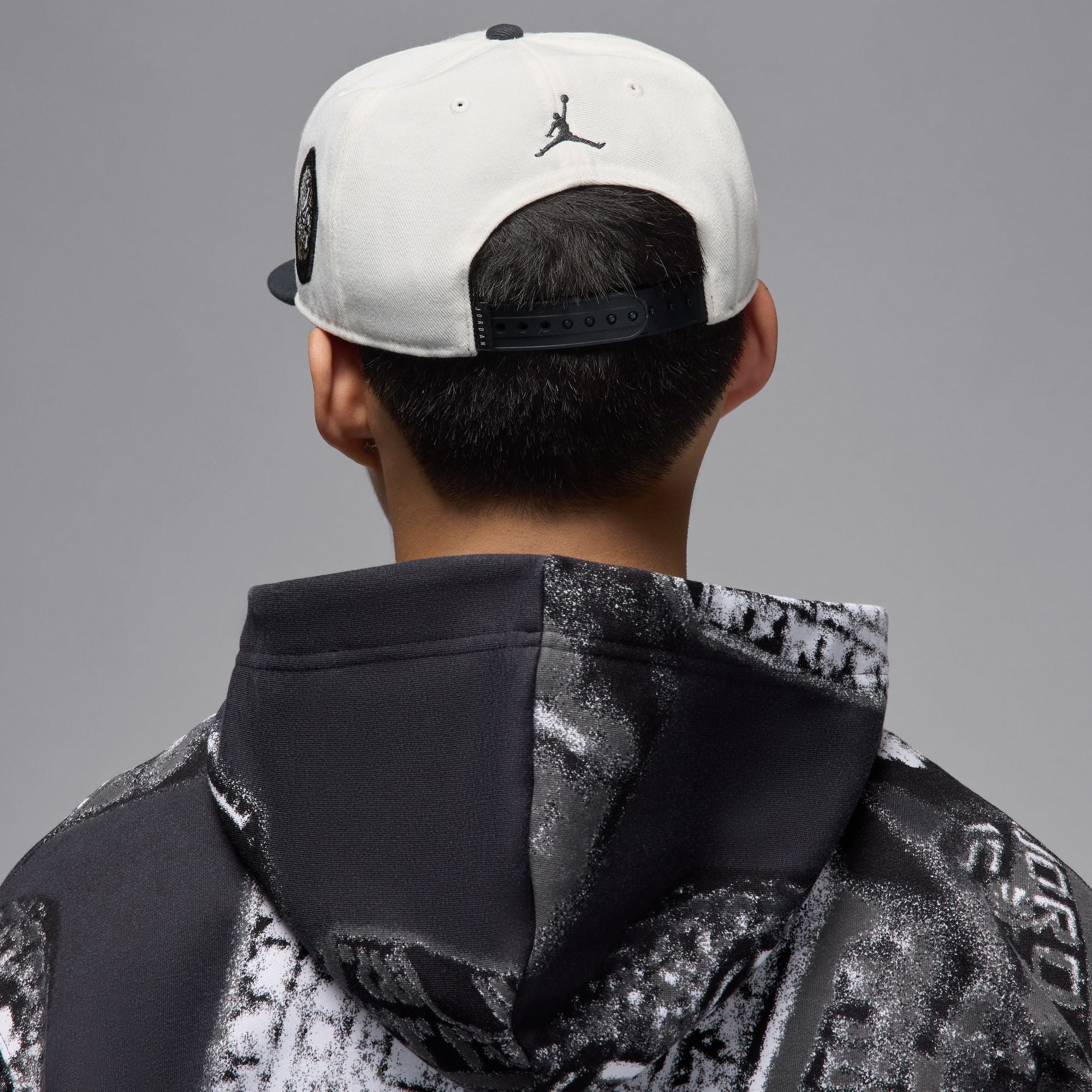 JORDAN PRO STRUCTURED HAT (SAIL/OFF NOIR)