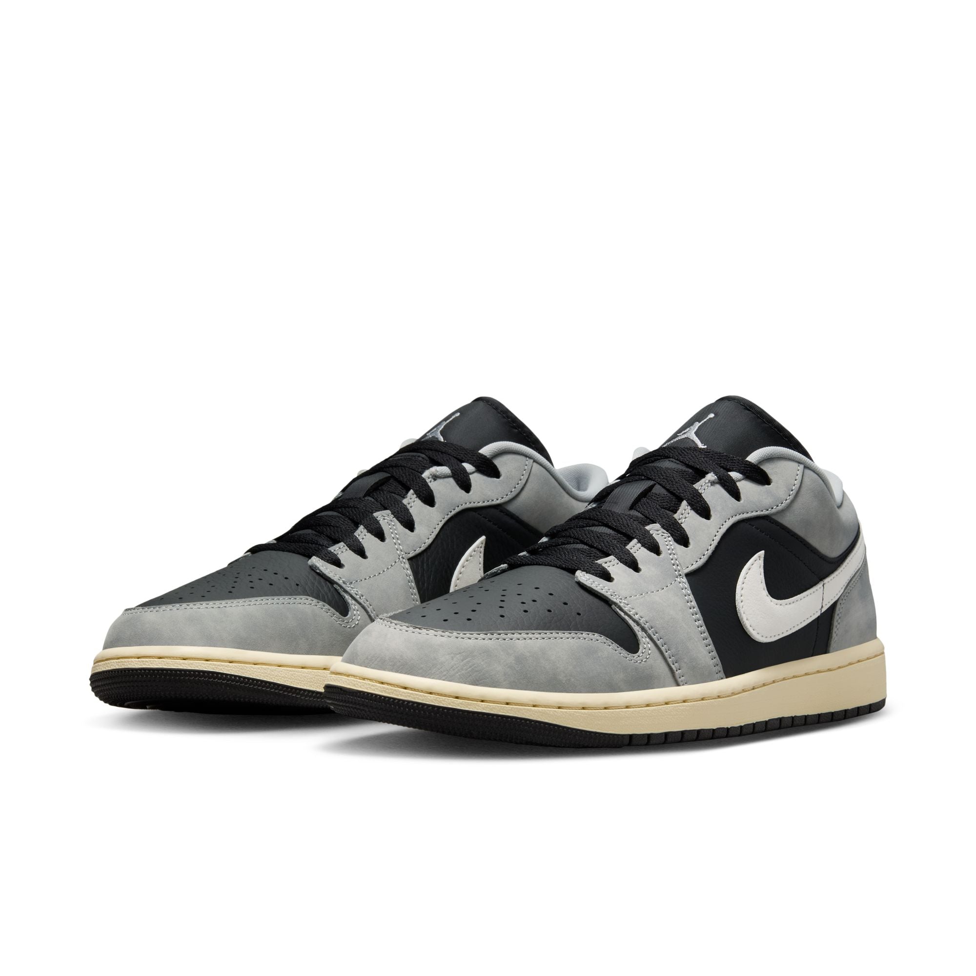 MENS AIR JORDAN 1 LOW SE (LT SMOKE GREY/BLACK/SAIL/MUSLIN)
