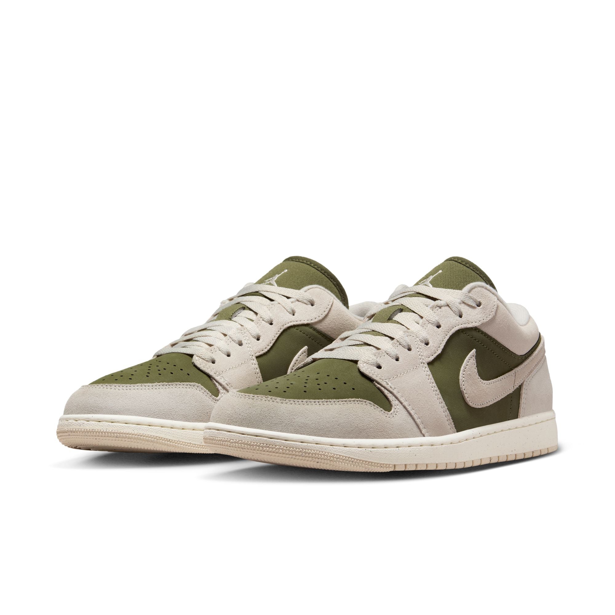 MENS AIR JORDAN 1 LOW SE (MEDIUM OLIVE/LT OREWOOD BRN/SAIL)
