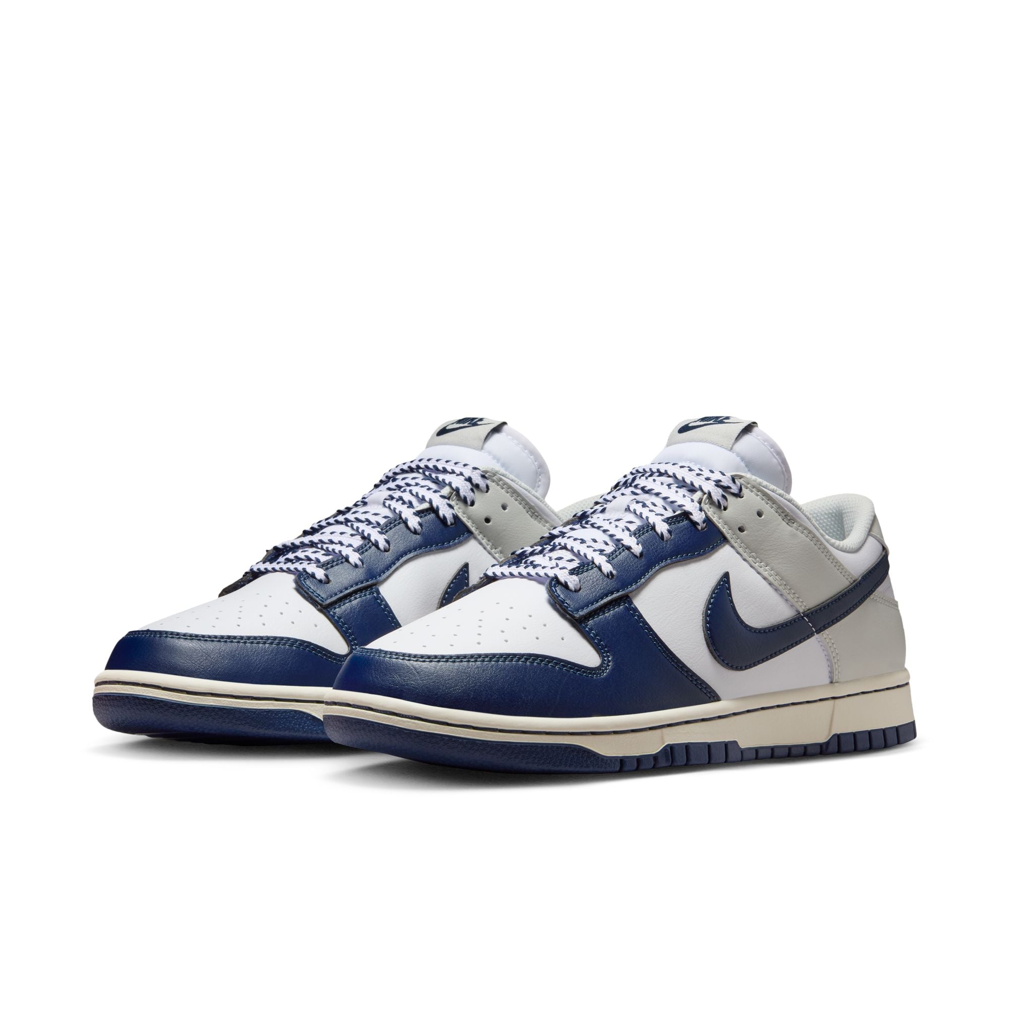 MENS NIKE DUNK LOW RETRO (WHITE/MIDNIGHT NAVY/PHOTON DUST)