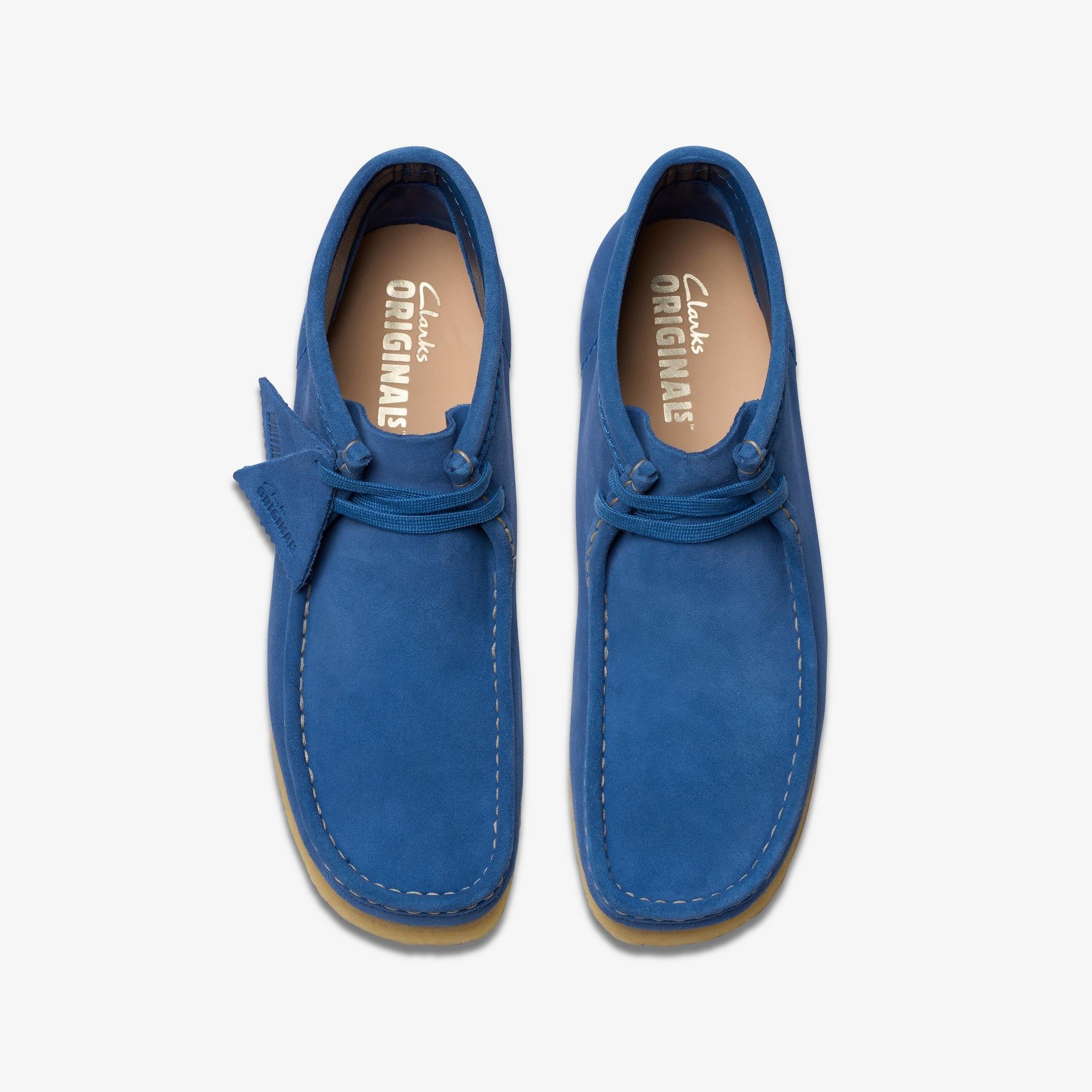 MENS CLARKS WALLABEE BOOT (BLUE SUEDE)