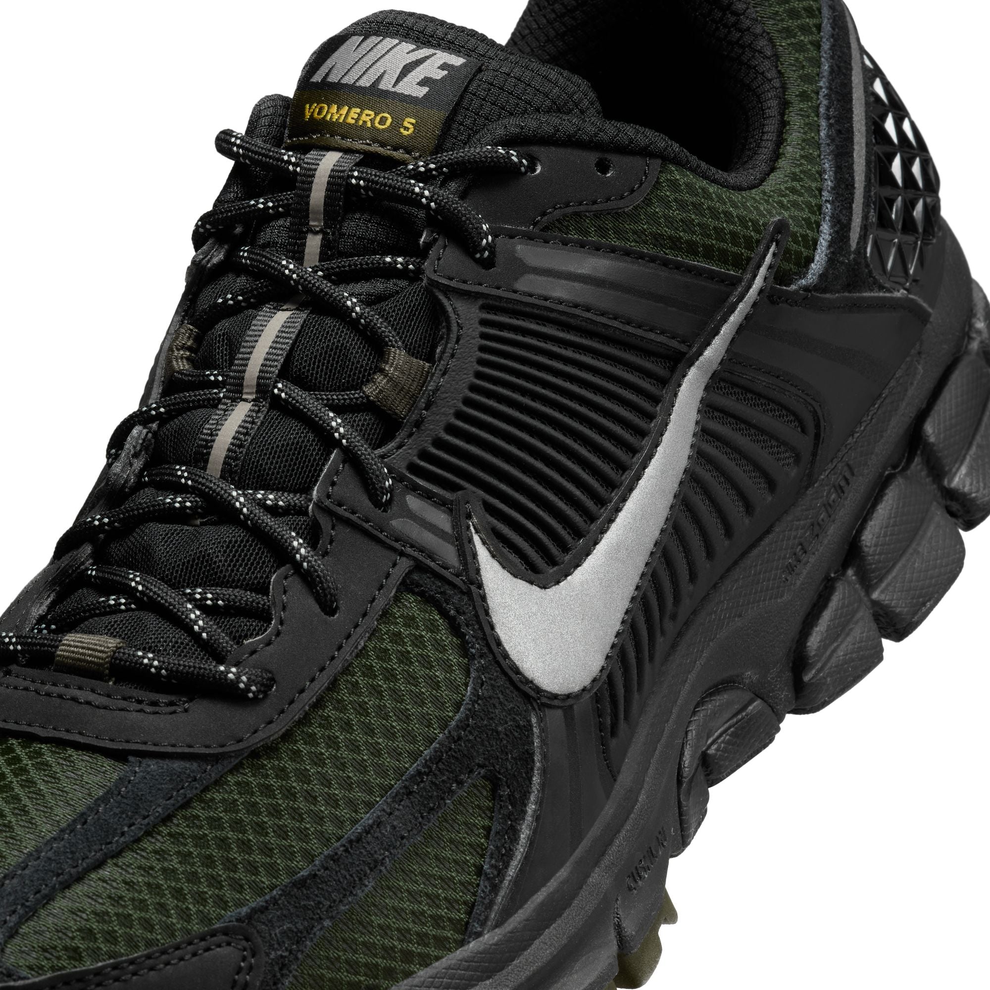 MENS NIKE ZOOM VOMERO 5 (BLACK/SEQUOIA)