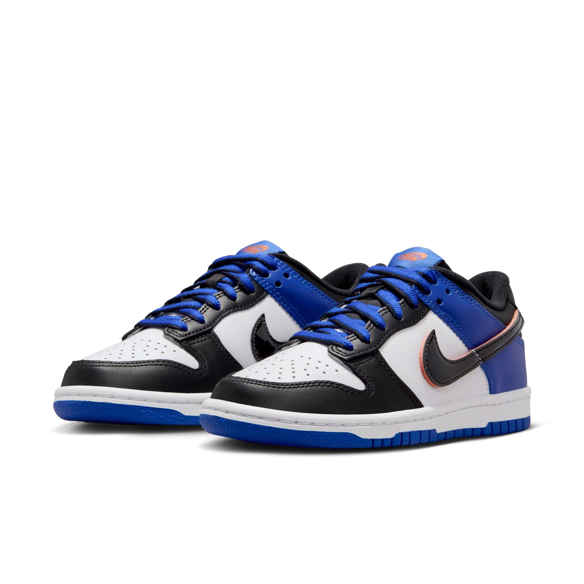 KIDS NIKE DUNK LOW SE GS (WHITE/BLACK/RACER BLUE/TERRA BLUSH)