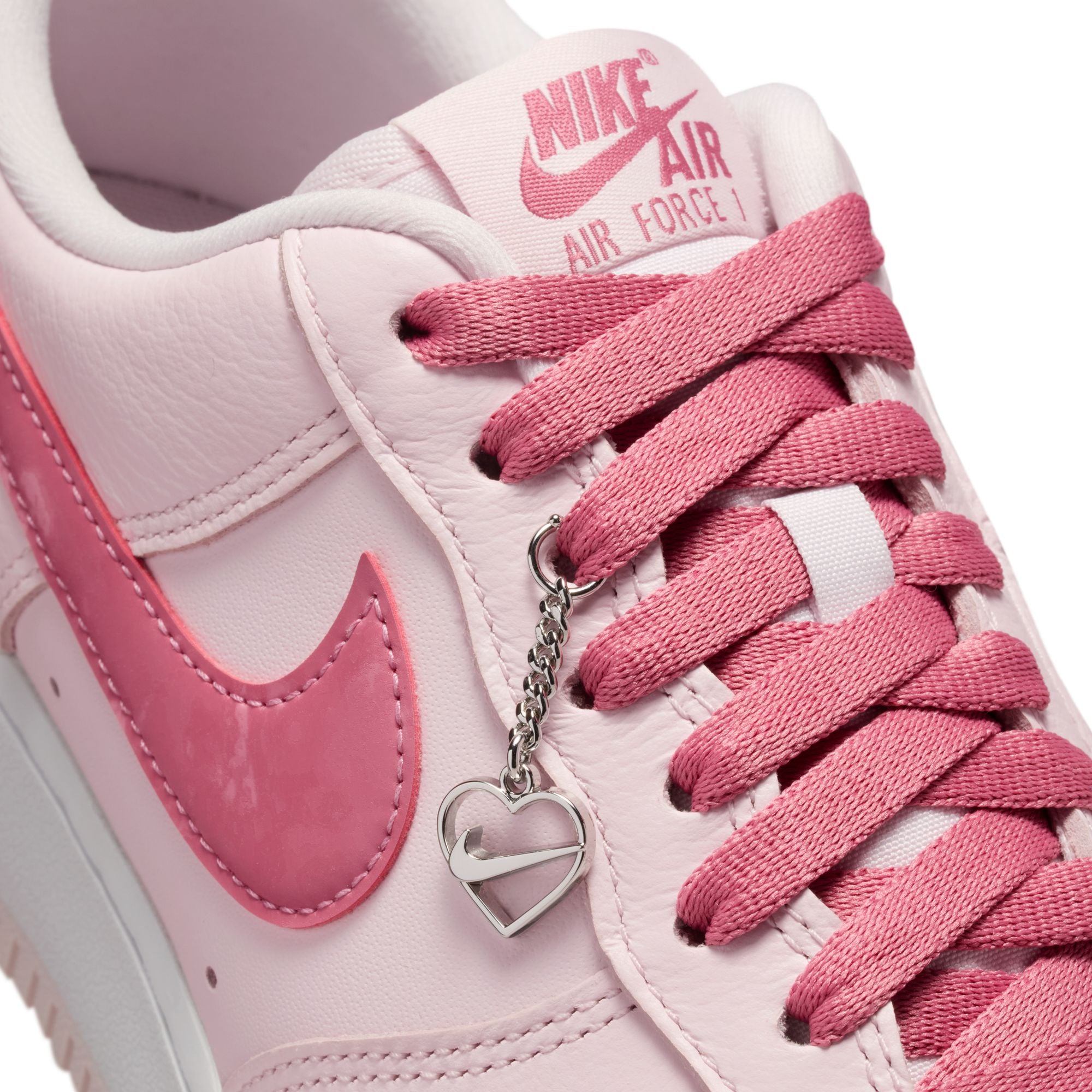 WOMENS NIKE AIR FORCE 1 '07 (VALENTINE'S DAY)
