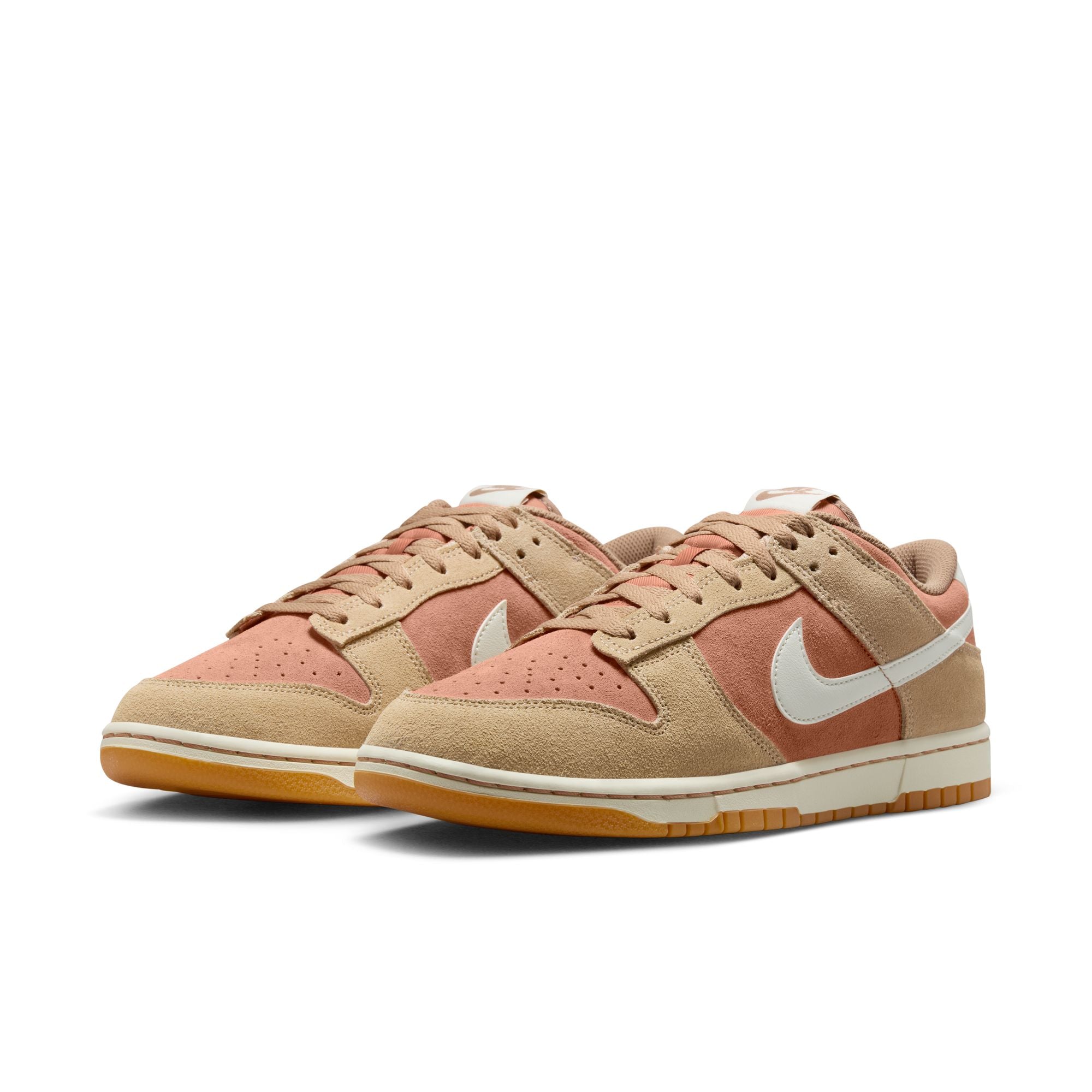 MENS NIKE DUNK LOW RETRO SE (HEMP/PALE IVORY/TERRA BLUSH)