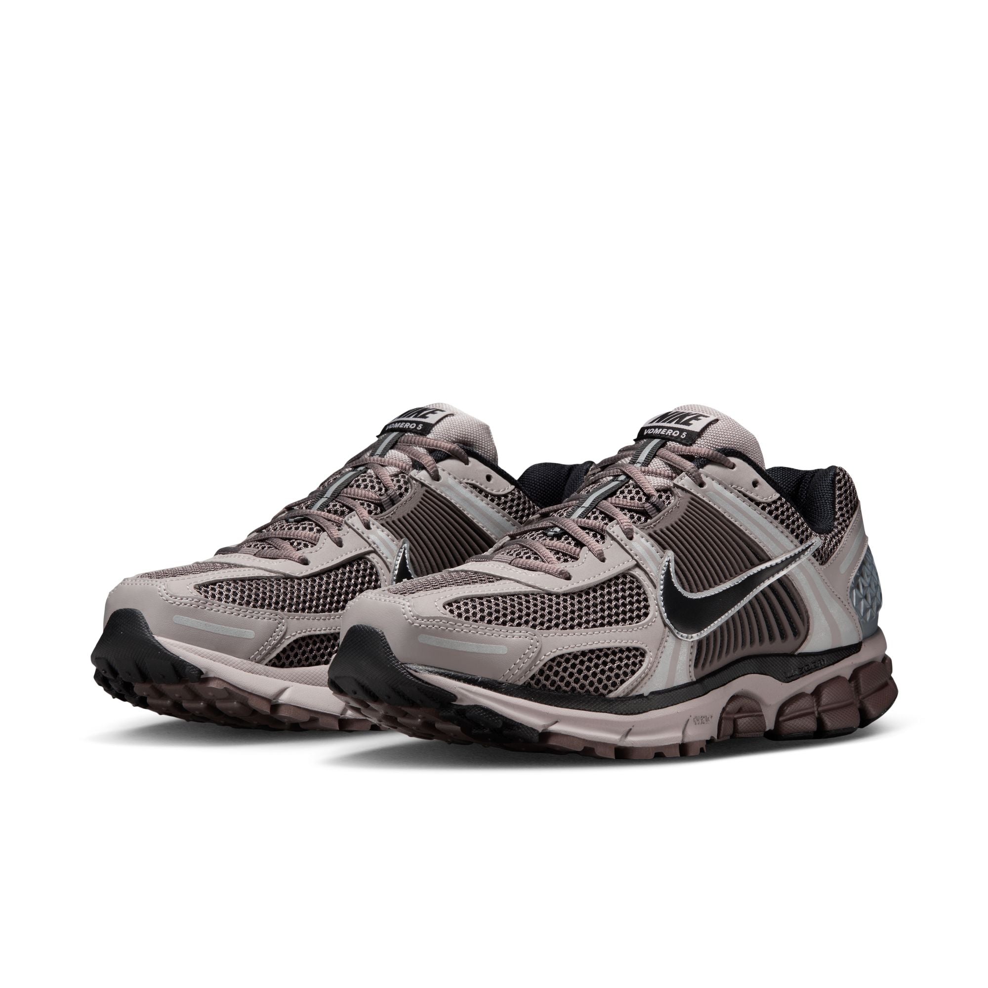 MENS NIKE ZOOM VOMERO 5 (COLLEGE GREY/BLACK/CAVE STONE)