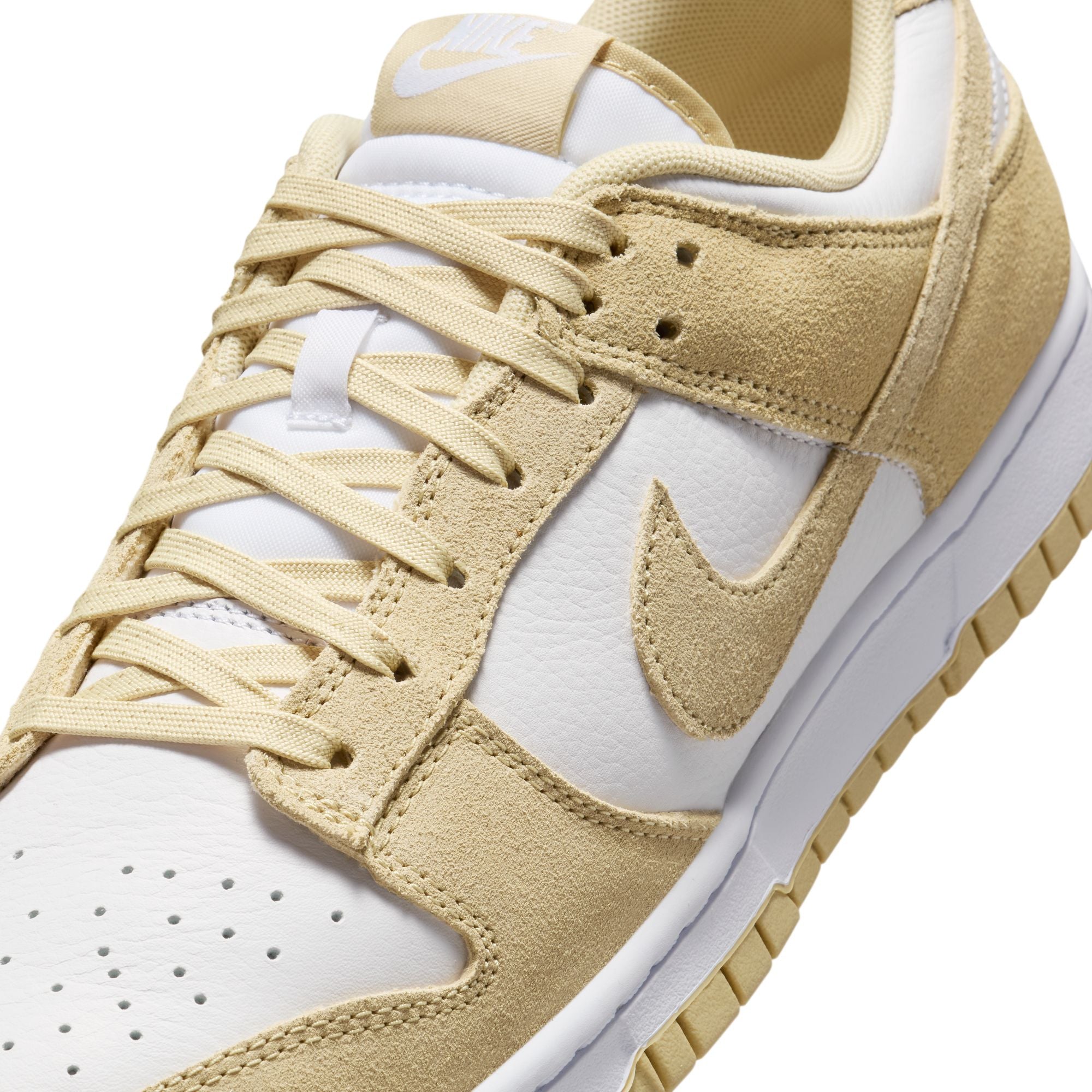 MENS NIKE DUNK LOW RETRO SE (TEAM GOLD)