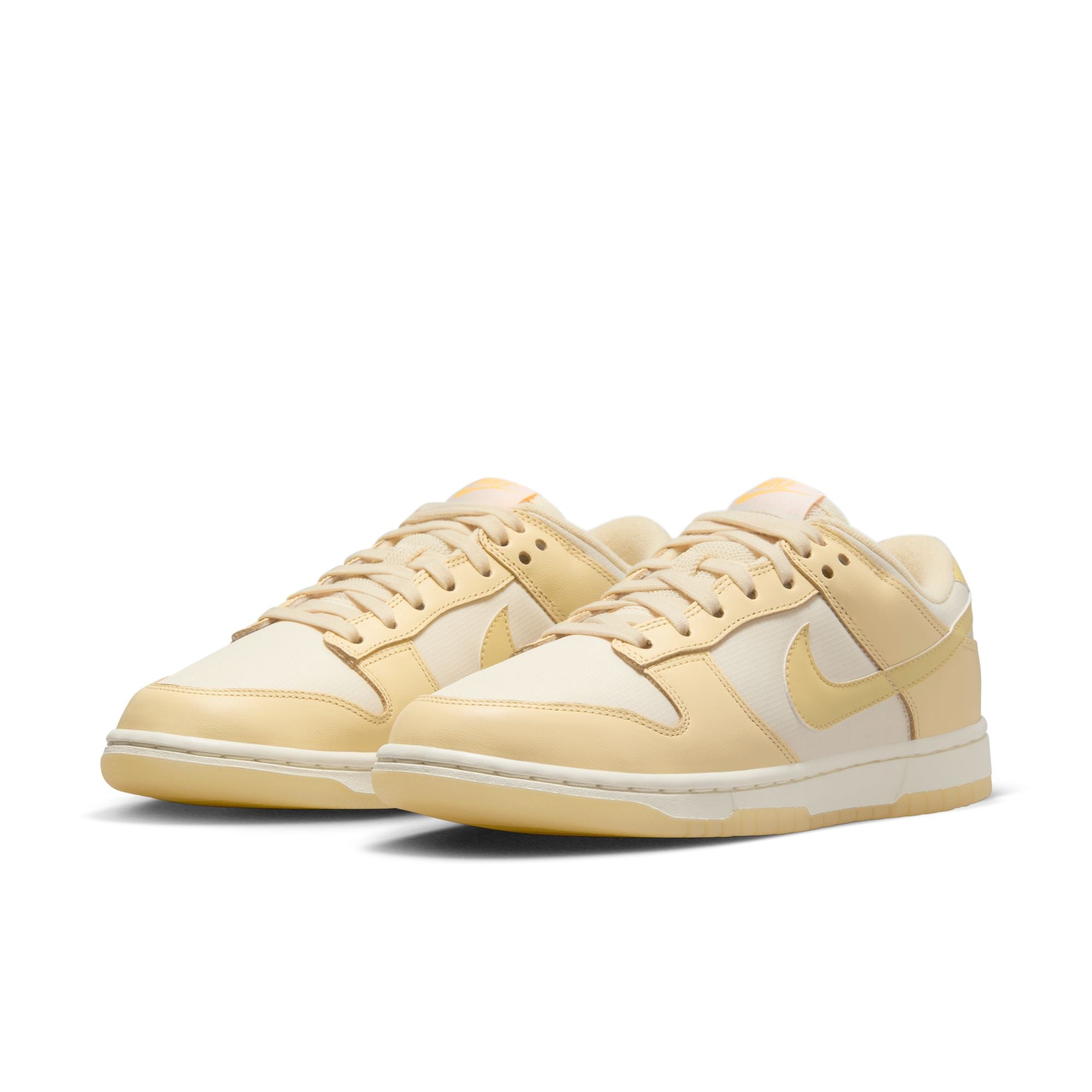 WOMENS NIKE DUNK LOW (MUSLIN/TEAM GOLD)