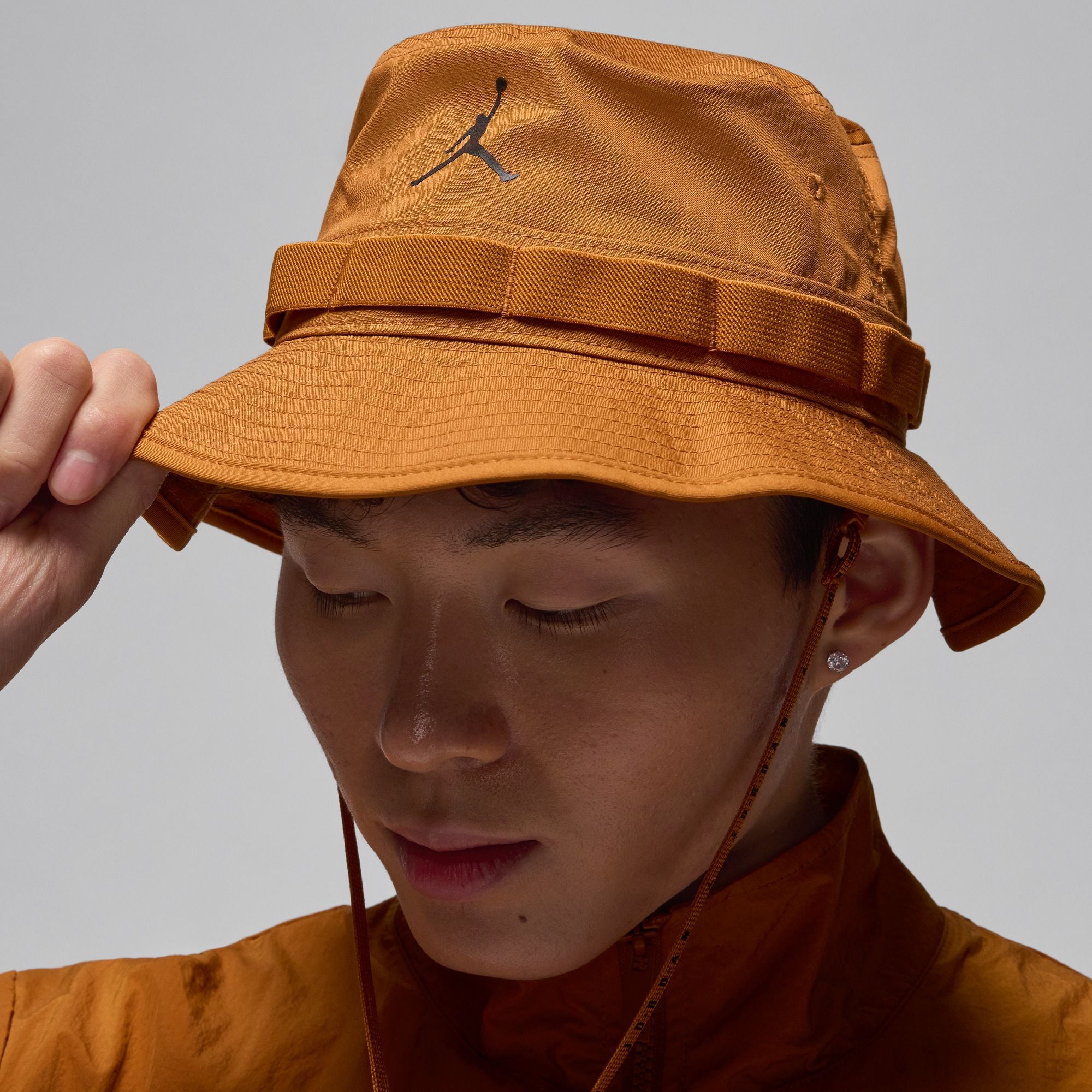 JORDAN APEX BUCKET HAT (DESERT BRONZE)