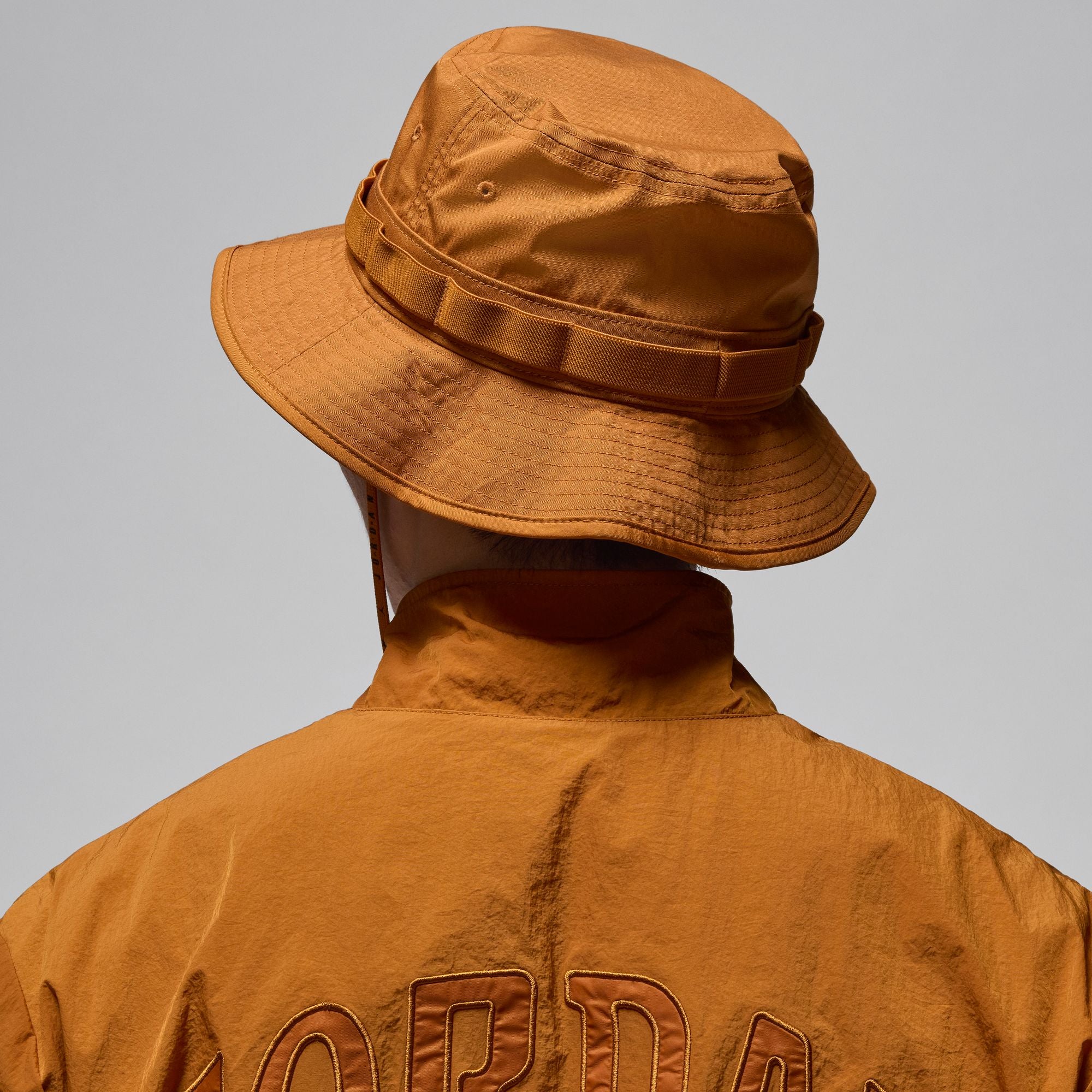 JORDAN APEX BUCKET HAT (DESERT BRONZE)